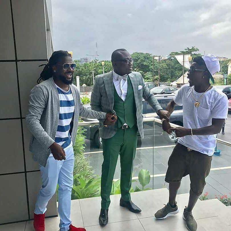 Samini and Shatta Wale happily  reunite at Daddy Lumba\'s London show with deep hug