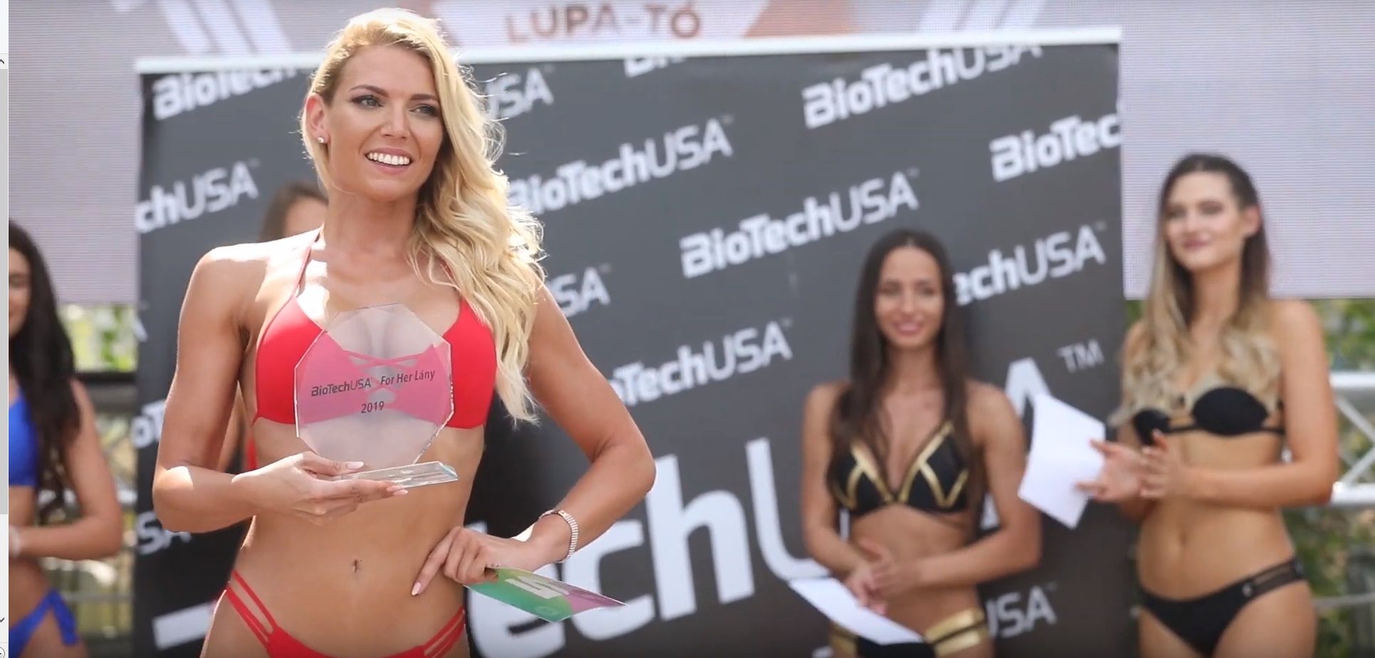 A legszexibb mind közül: ez a lány nyerte a Lupa Beachen megrendezett  bikinis szépségversenyt – videó - Blikk