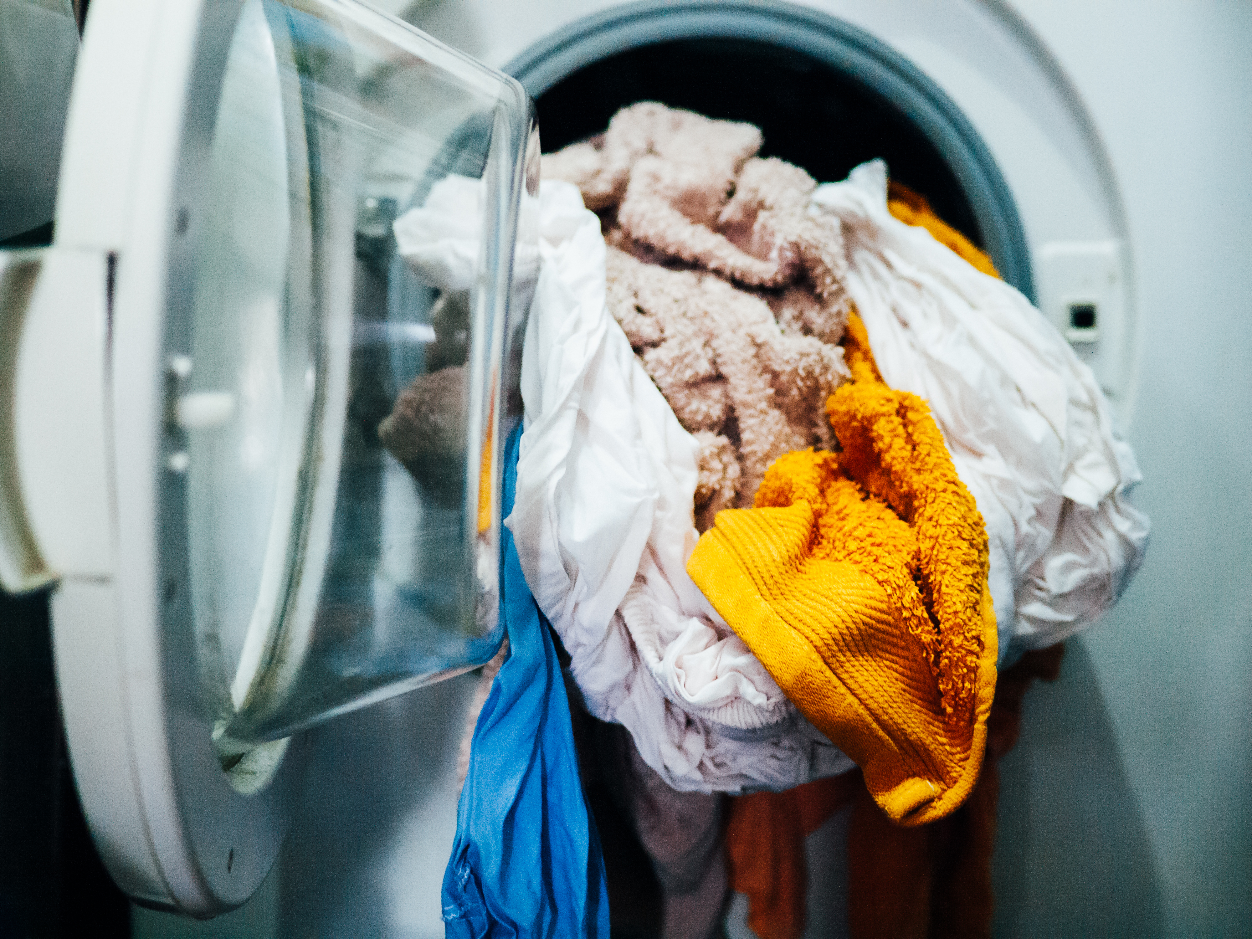 Büdös lett a ruhád a mosógépben? Nem hiszed el, mi okozza a problémát -  Blikk Rúzs