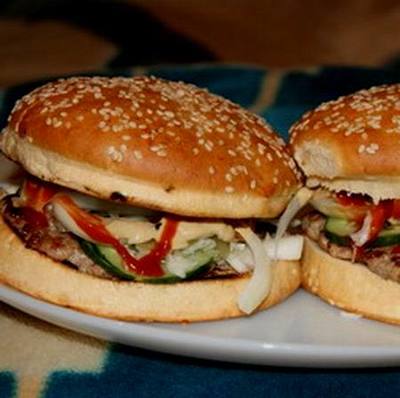 Gombás-hagymás burger
