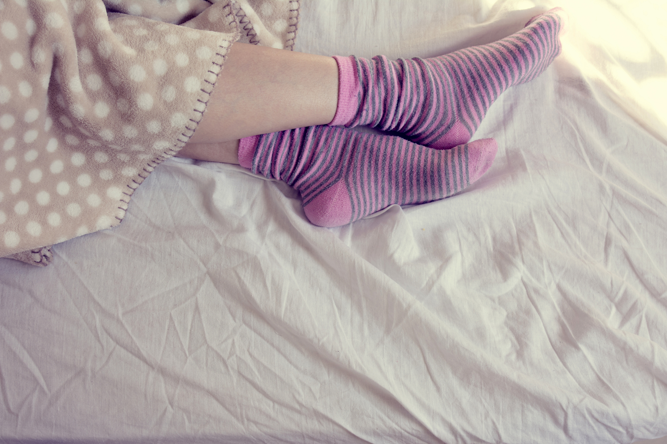 Jobban alszik, aki éjszaka zoknit visel!. Furán hangzik, de ez az oka -  Blikk Rúzs