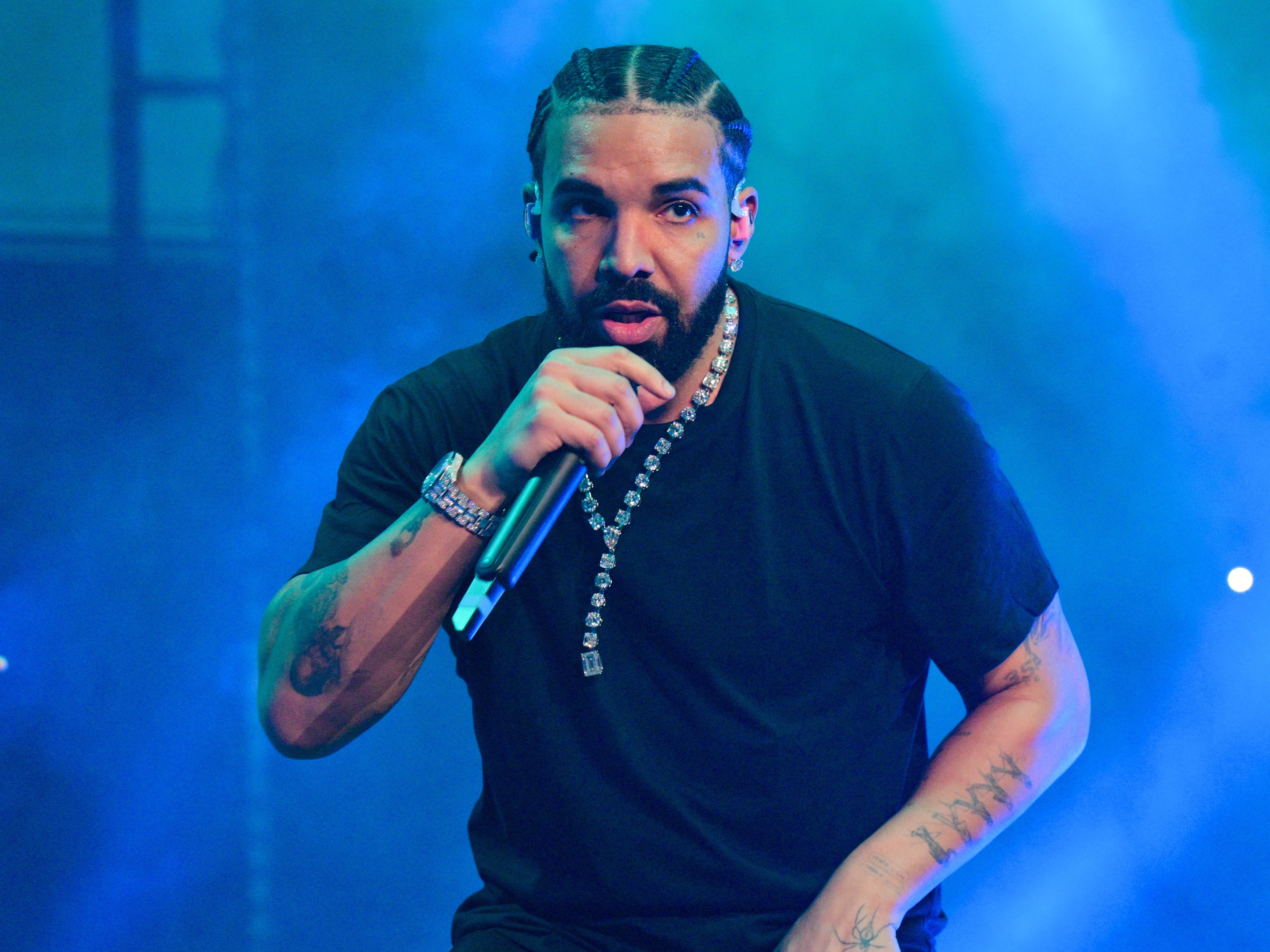 Drake announces break from music to focus on health as he battles \'stomach problems\'