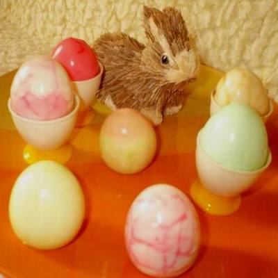 Húsvéti tojás természetes anyagokból