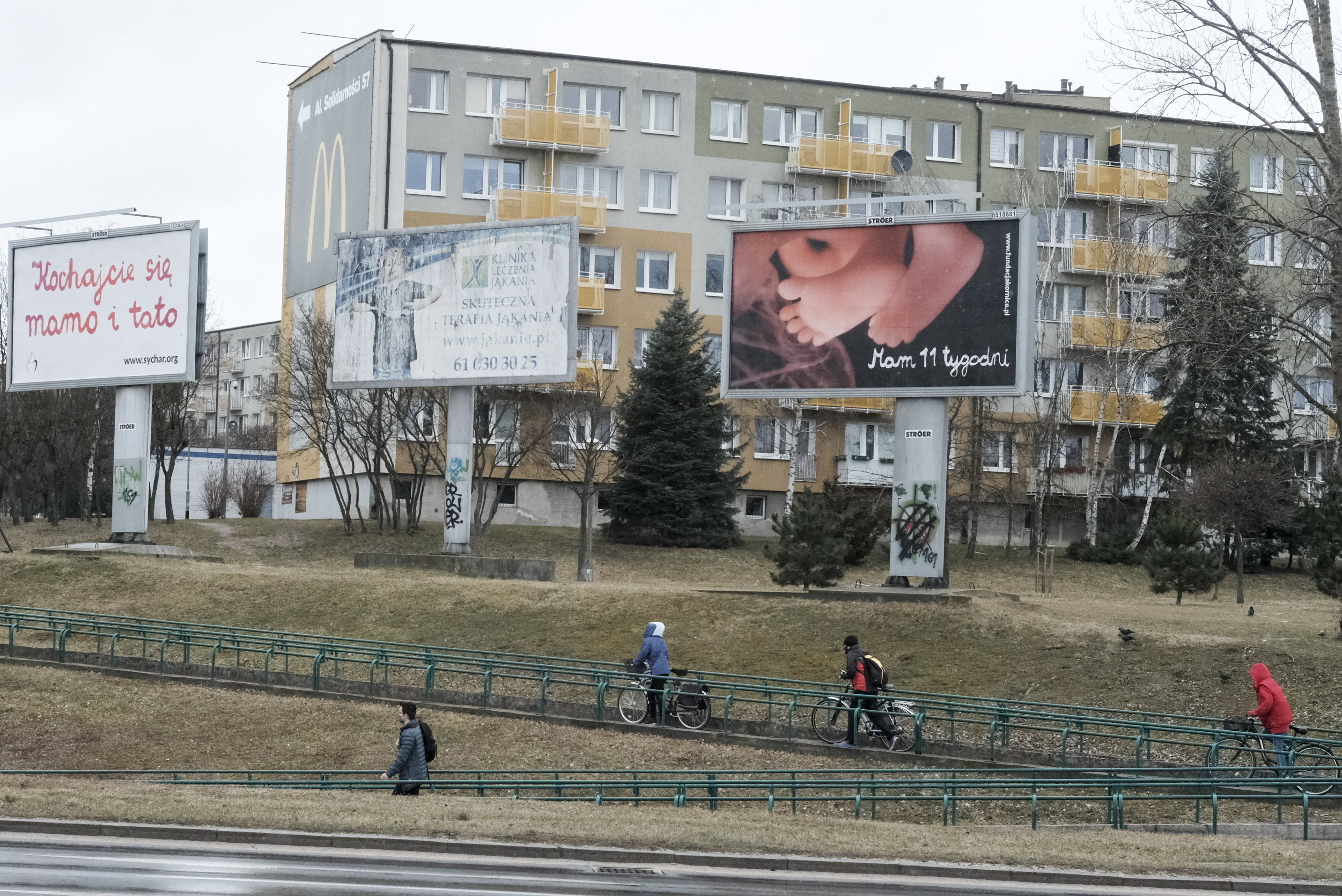 Billboardy miały zniechęcać do aborcji – odniosły odwrotny skutek. Katolicka fundacja wyrzuciła miliony w błoto