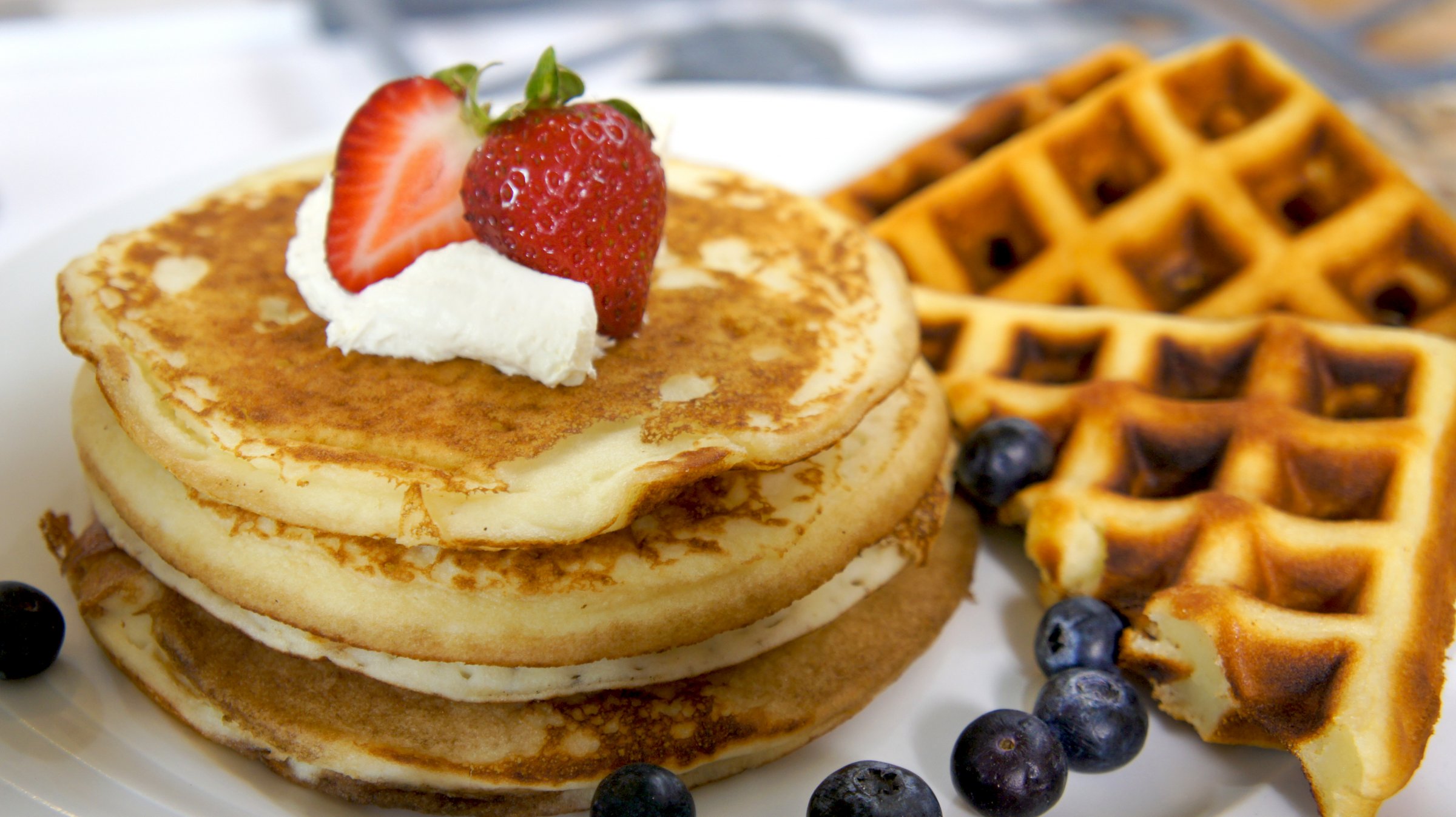 There's a reason for the pancakes vs. waffles debate. Here's why the  breakfast dishes are actually so different. | Business Insider Africa