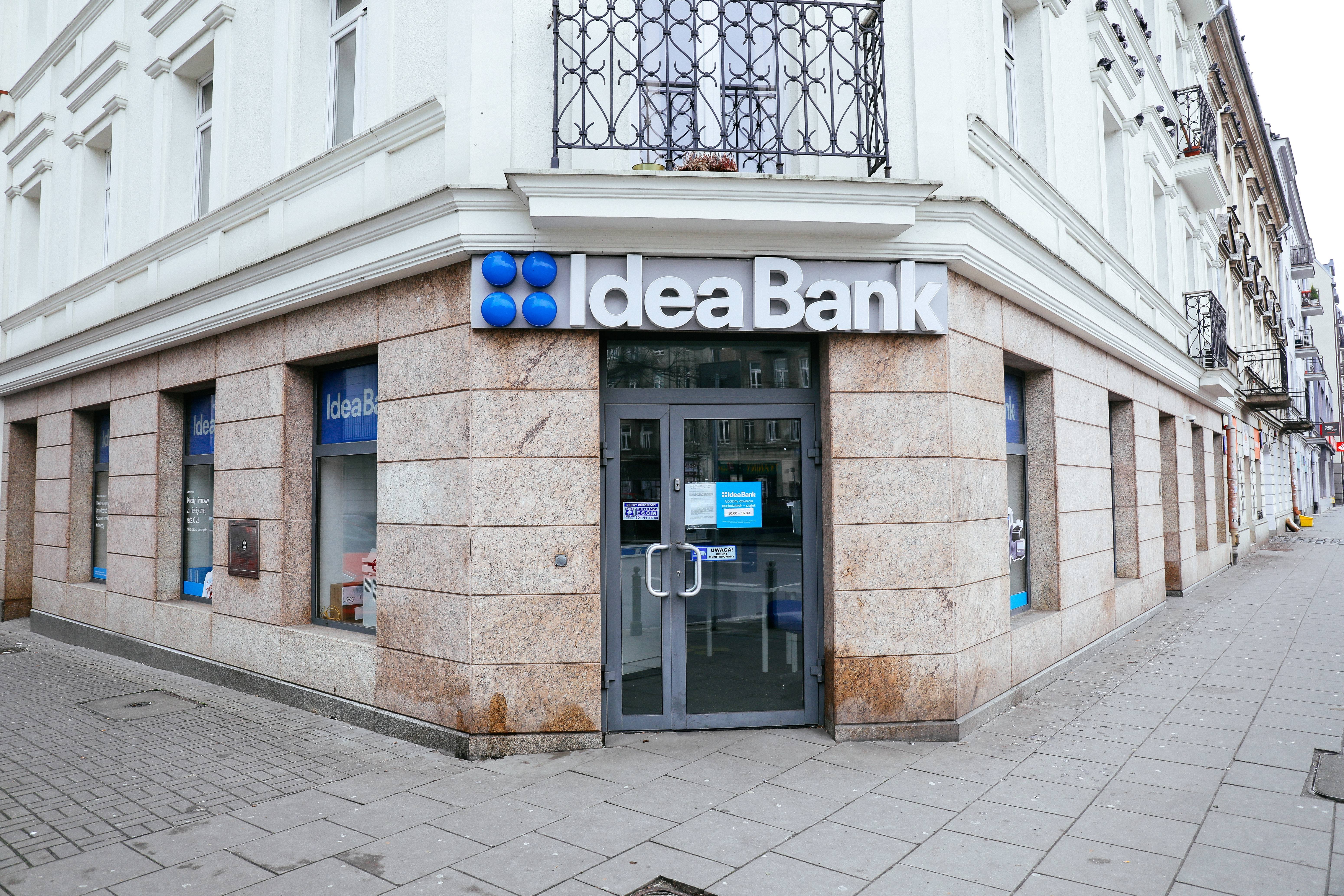 Idea Bank wchłonięty przez Pekao. Co jest ważne dla klientów? - Finanse -  Forbes.pl