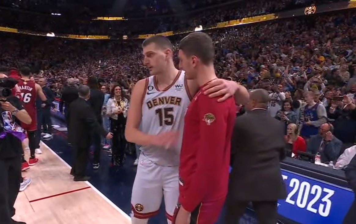 After the Nuggets won their first NBA title, Nikola Jokić took time to hug  every Heat player before celebrating
