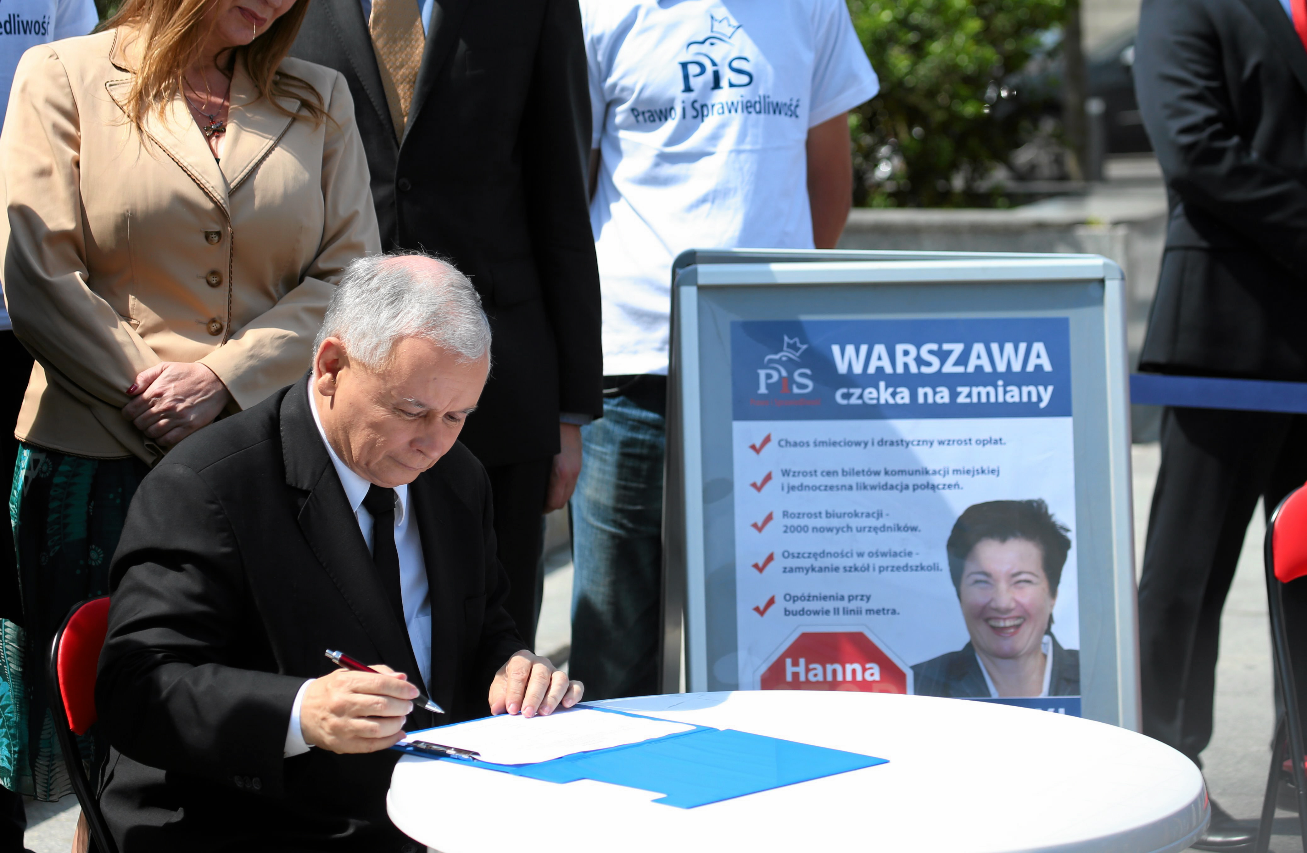 Kaczynski Podpisal Sie Pod Wnioskiem O Referendum O Odwolanie Gronkiewicz Waltz Gazetaprawna Pl