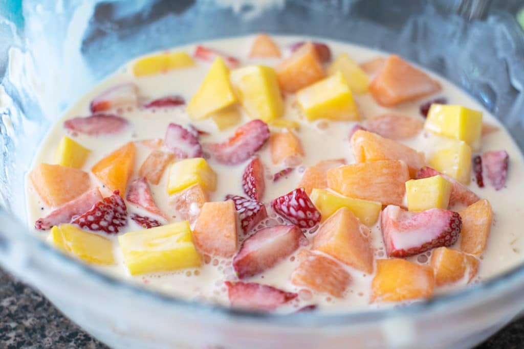 DIY Recipes: How to make fruit salad with milk