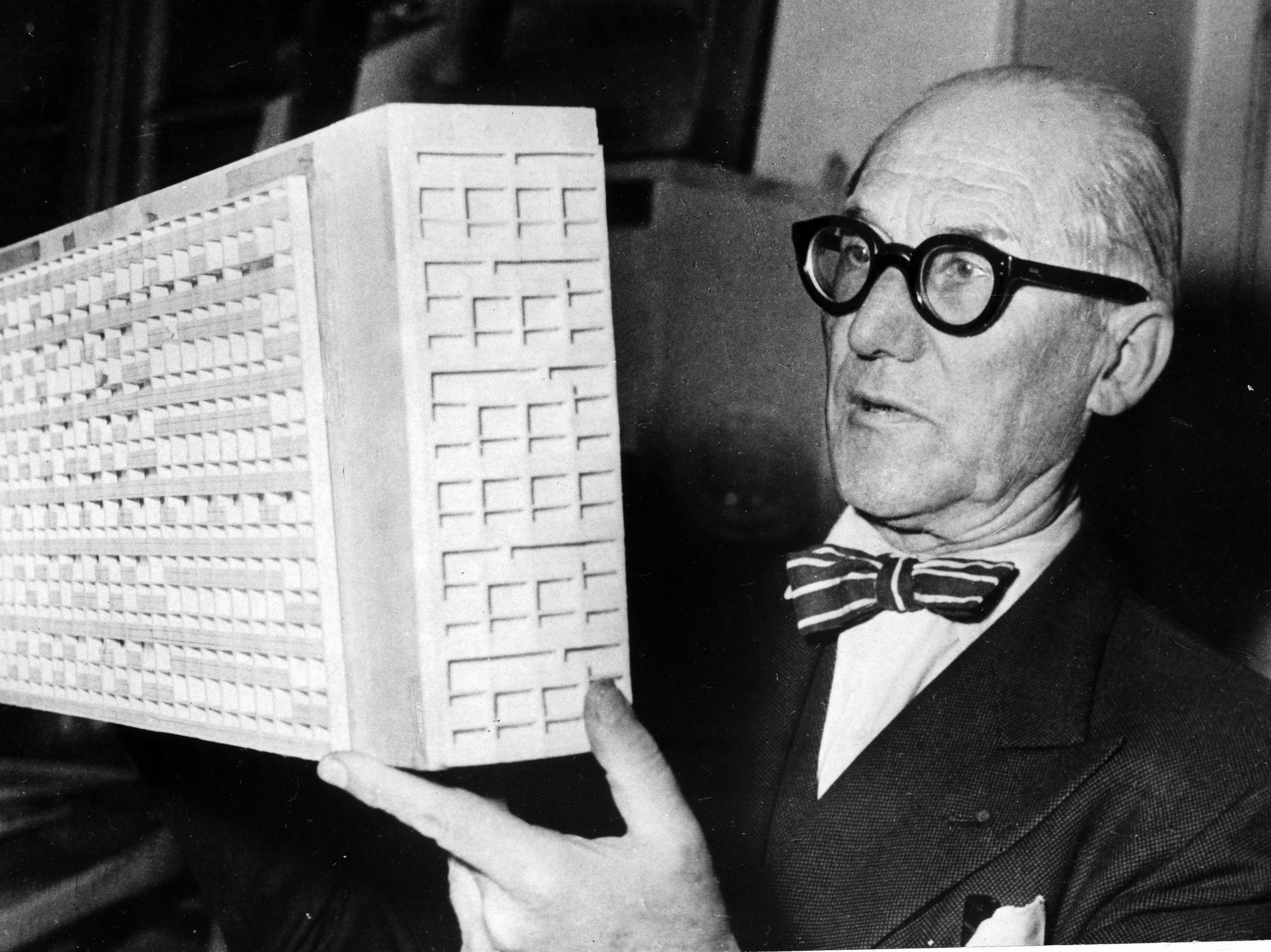 Le Corbusier Architekt Ojciec Modernizmu Rewolucji Sztuki Historia   B53255cd1adfccc25bb1b29d04c75482 