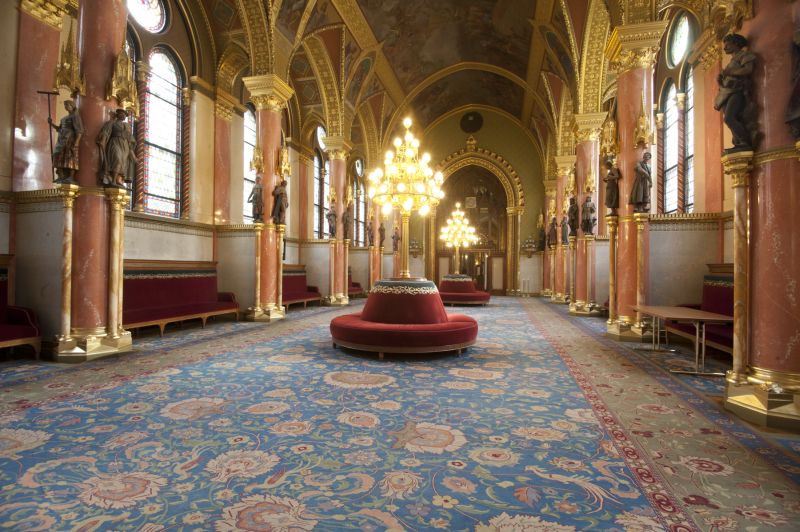 Kitalálja, hány évig szőtték az Országház új szőnyegét? – fotók - Blikk