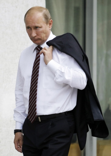 Putin zbiera na pomnik. Ministrowie się zrzucą - Wiadomości