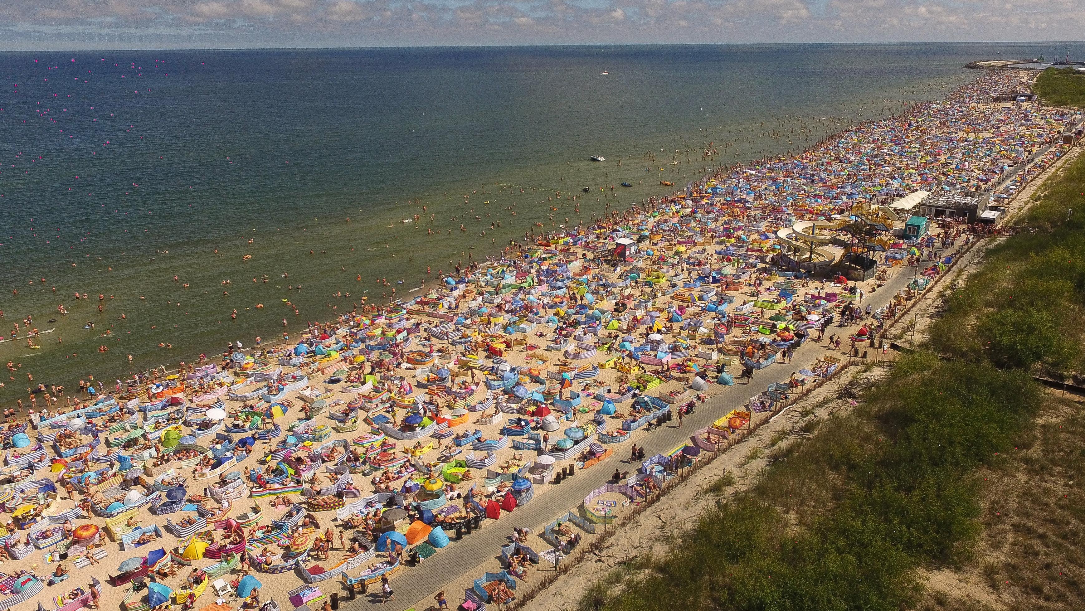 Oblezenie Plazy W Wladyslawowie Parawany Nad Baltykiem