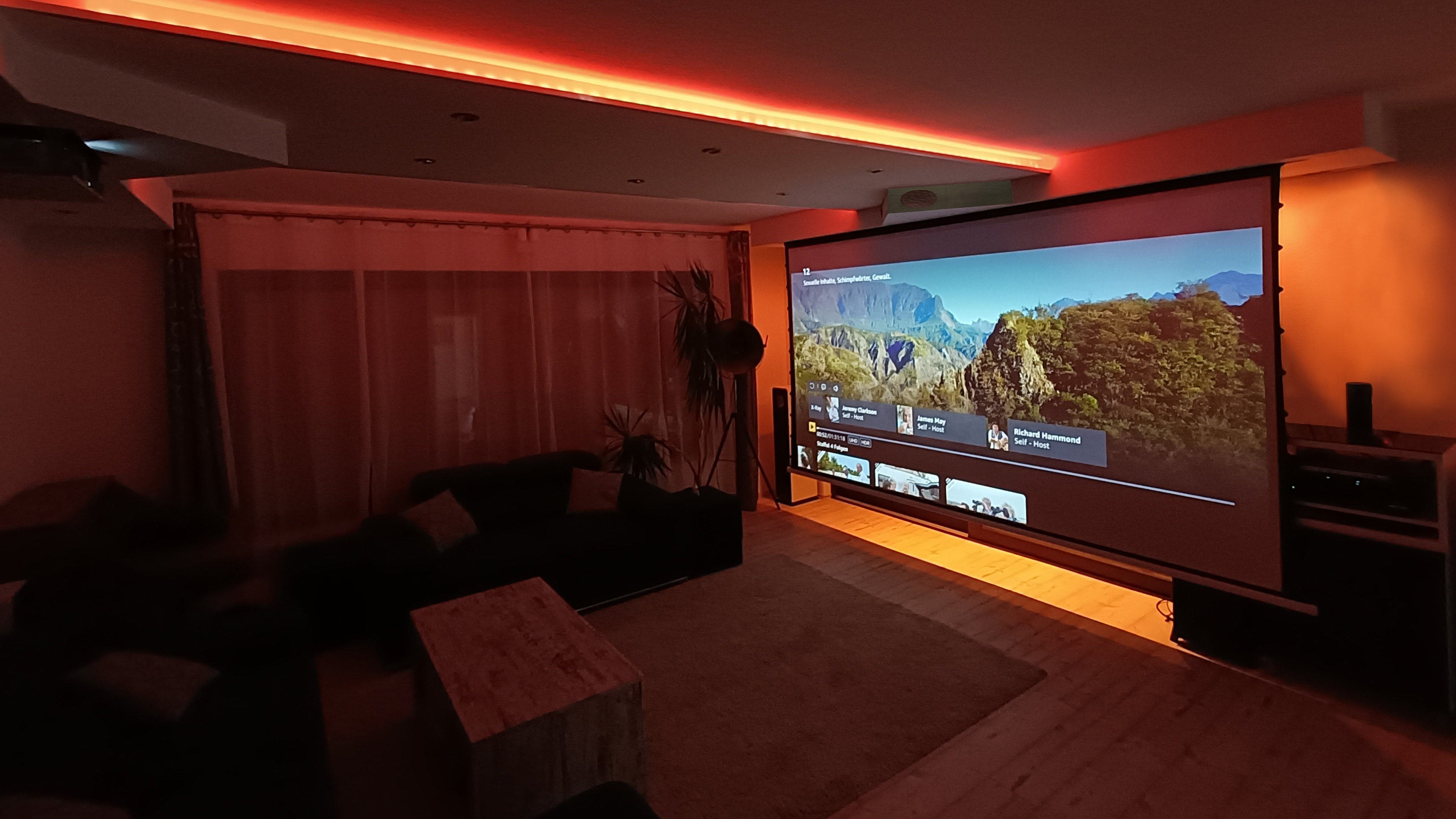 Unsichtbares Heimkino im Wohnzimmer DIY mit Beamer Lift und ...