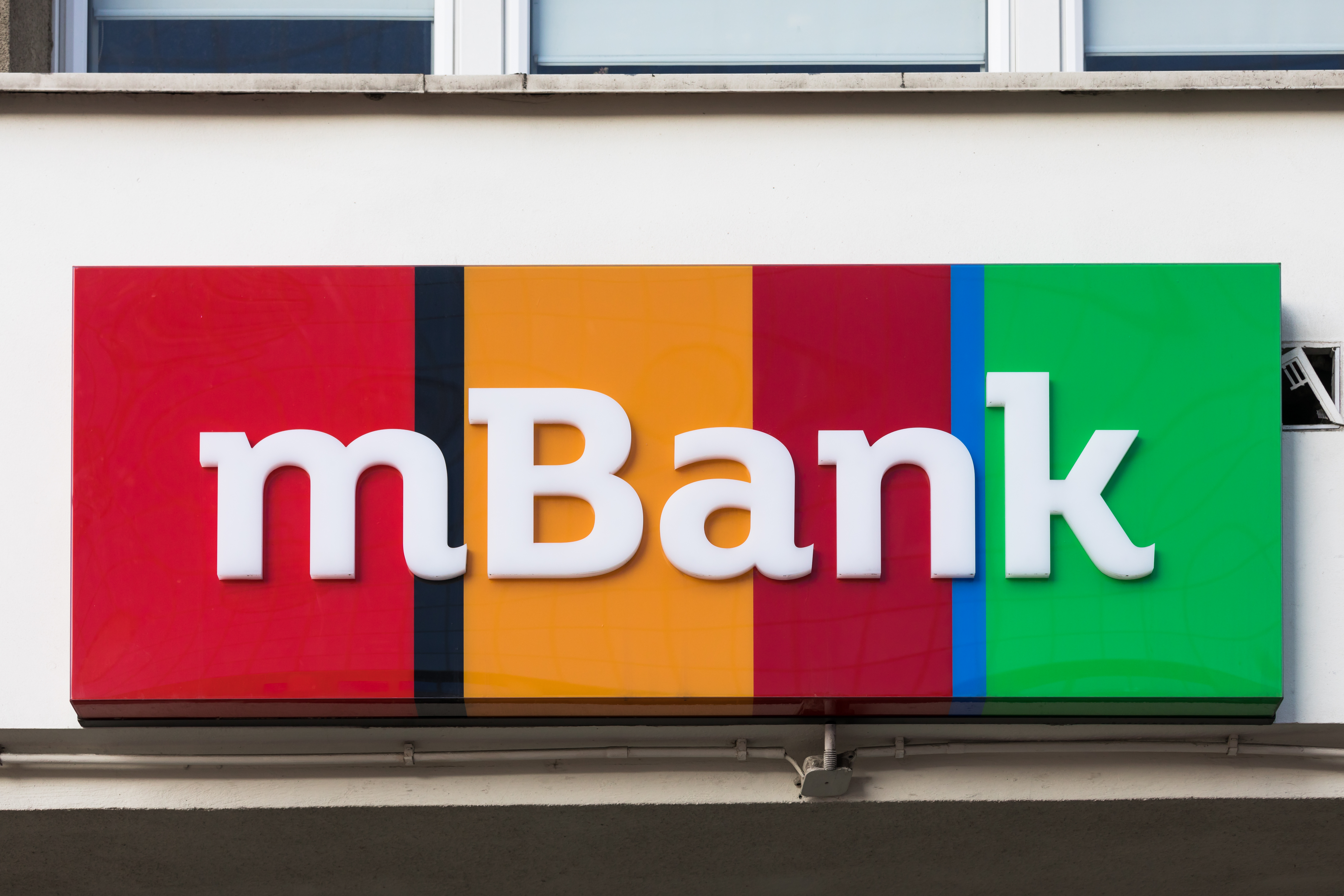 UOKiK: mBank niesłusznie pobierał opłaty za kredyt odnawialny. Zwróci  klientom pieniądze