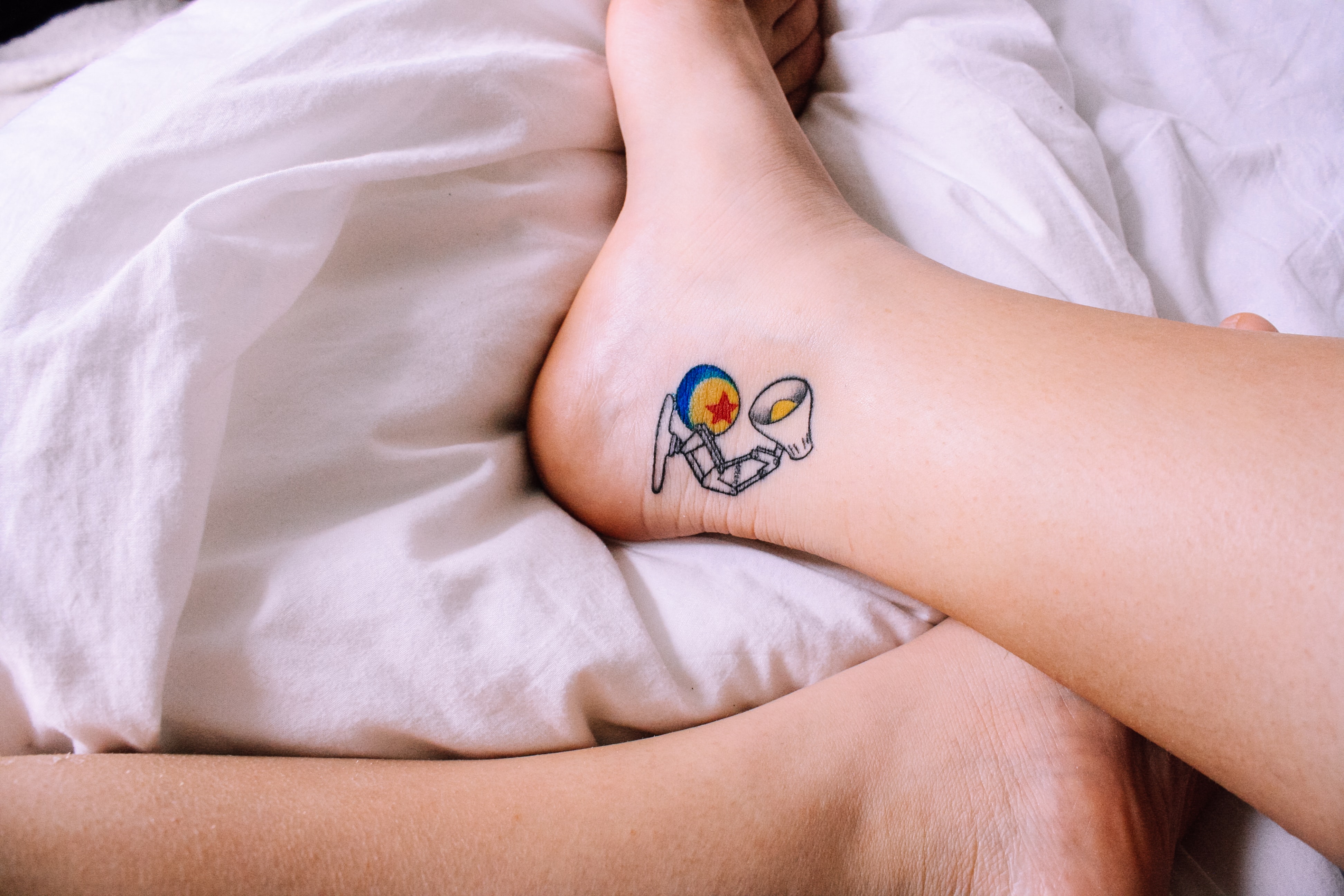 Tatuaż na stopie jest bolesny, ale będziesz zachwycona rezultatem