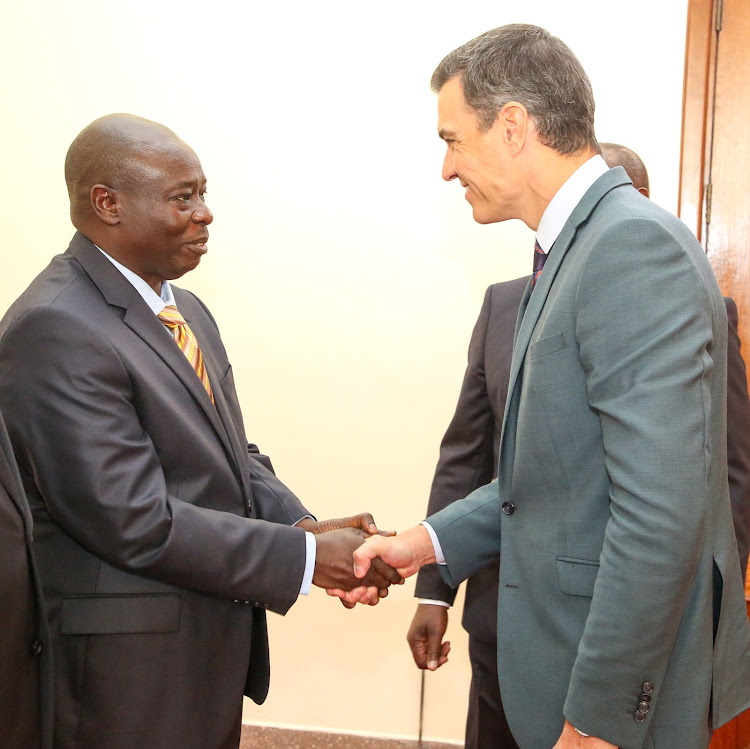 Deputy President Gachagua greeting Spanish Prime Minsiter Pedro Sanchez at State House on Wednesday October 26, 2022