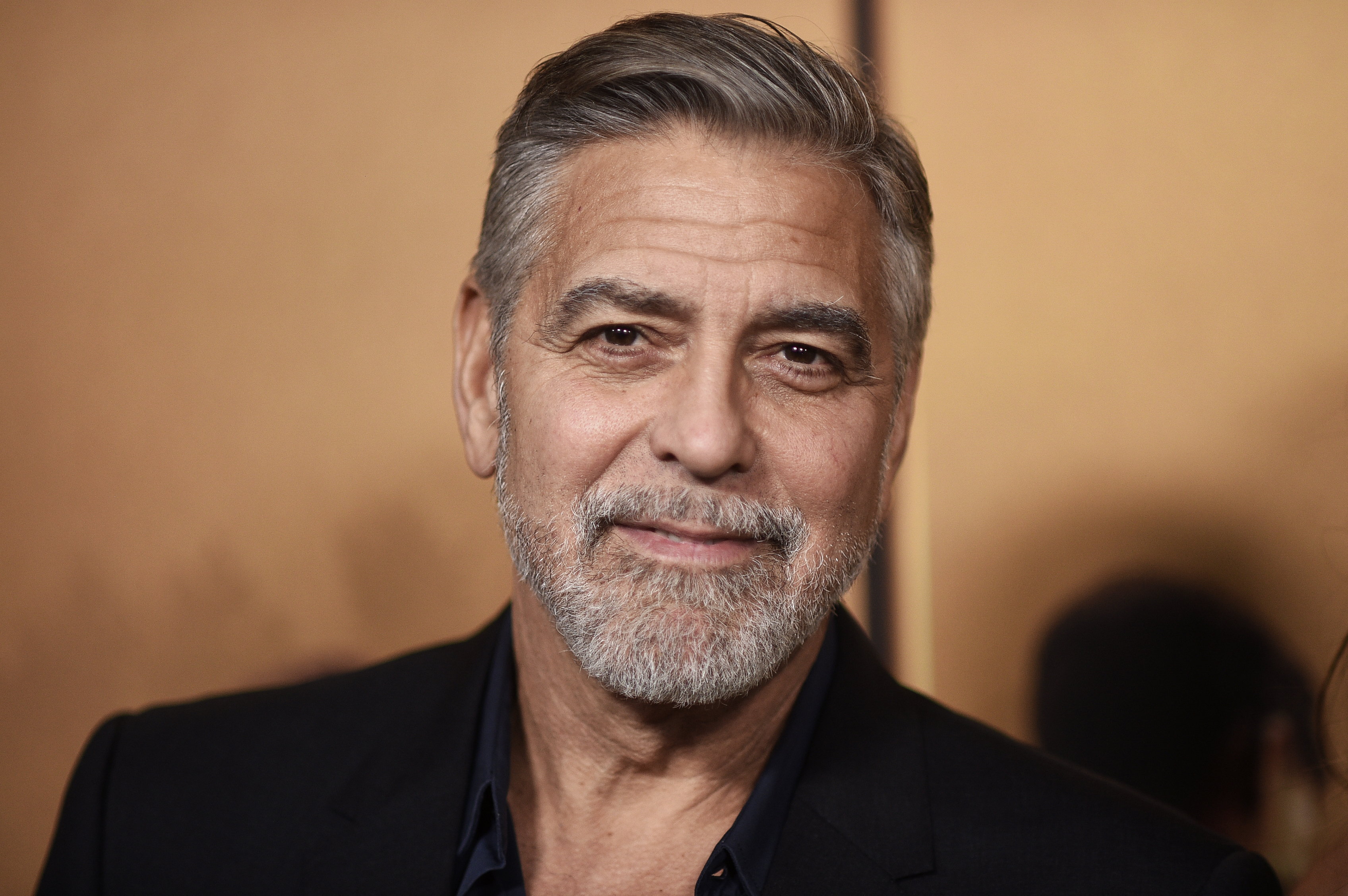 Clooney szerint Matthew Perryt a Jóbarátok sem tette boldoggá