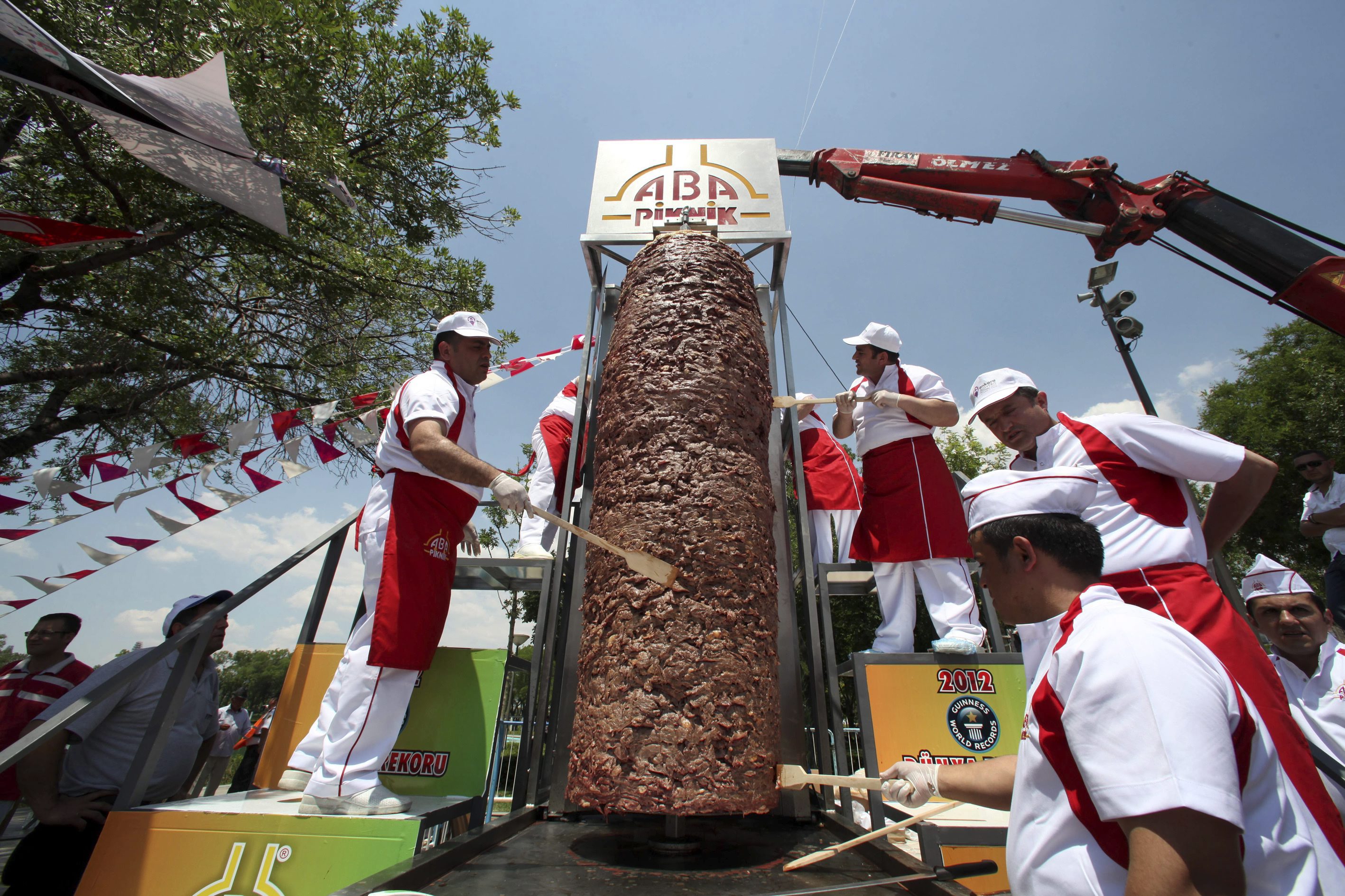 Turcja: rekordowo wielki kebab w Ankarze - Podróże