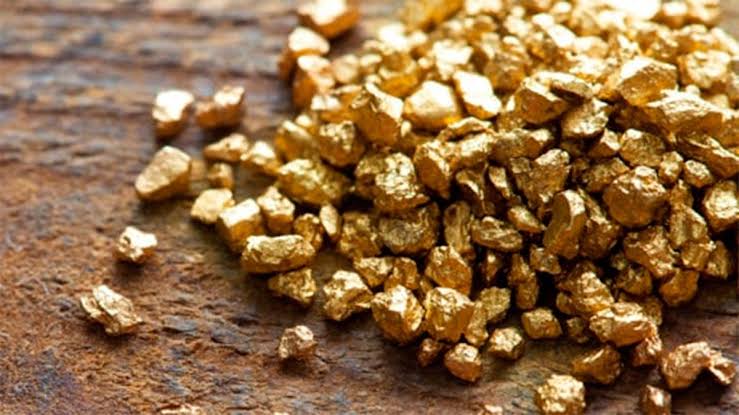 Tax dispute hampers Uganda\'s gold industry, resulting in a revenue loss of $160 million