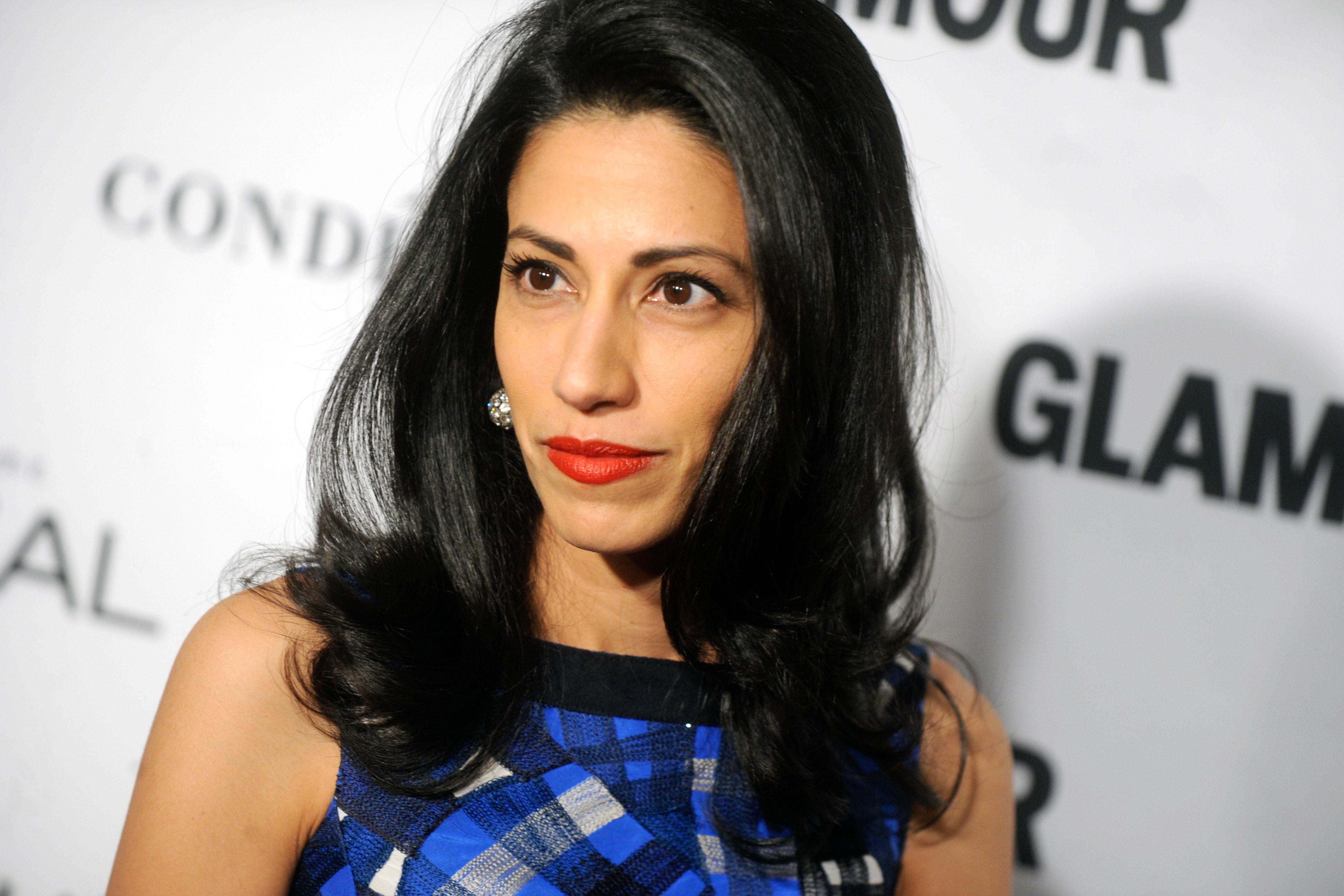 Anthony Weiner Moves Back In With Huma Abedin