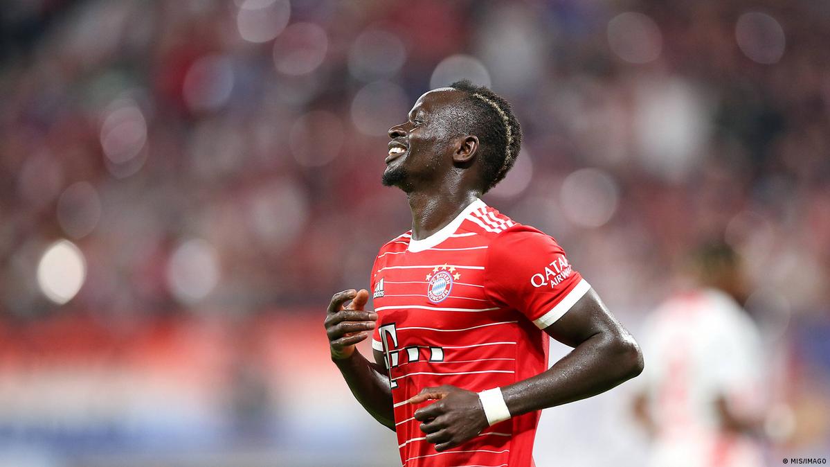 Sadio Mane scored a penalty for Bayern in their win against Mainz