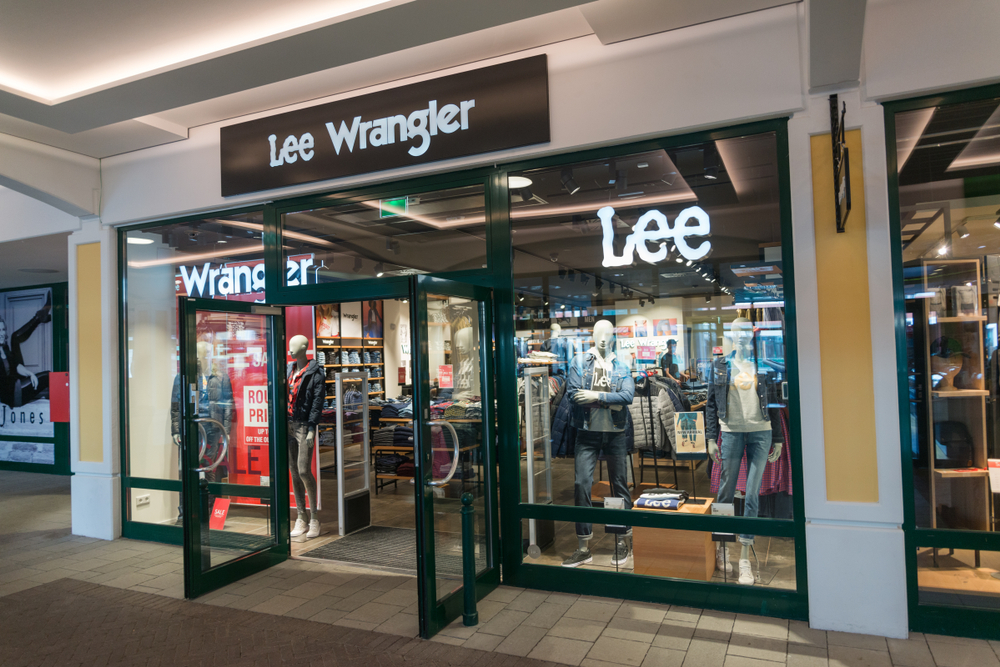 Lee i Wrangler mogą zostać wystawione na sprzedaż