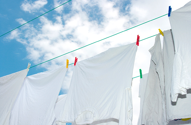 Így mentheted meg a fehér ruhádat, ha befogta a mosás - Blikk Rúzs
