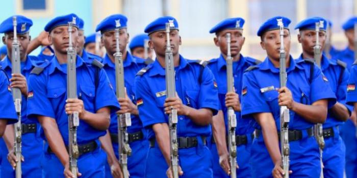 Why the National Police Service could do away with royal navy blue uniforms  | Pulselive Kenya