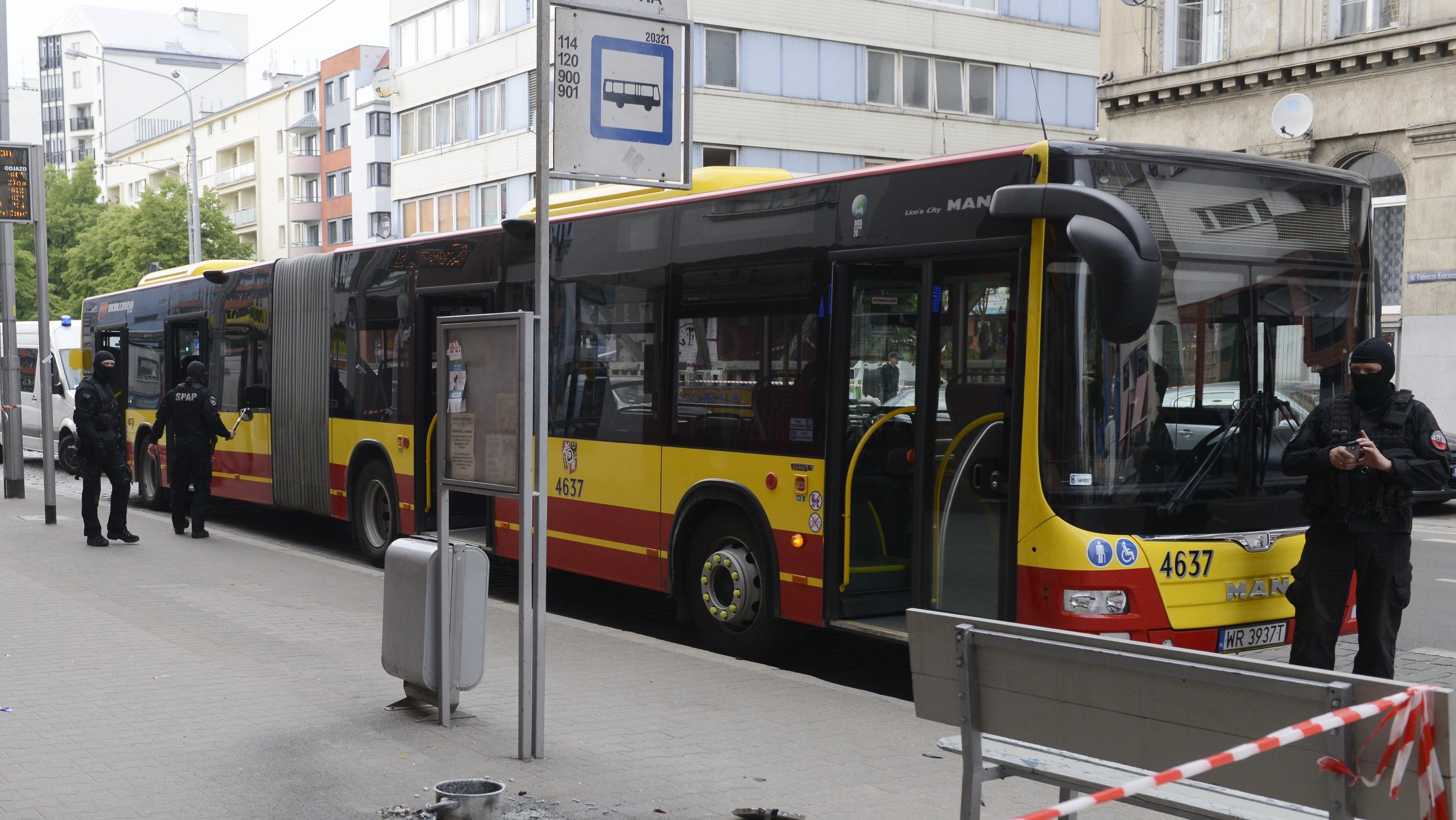 Wrocław. Prokuratorzy wysadzą w powietrze autobus