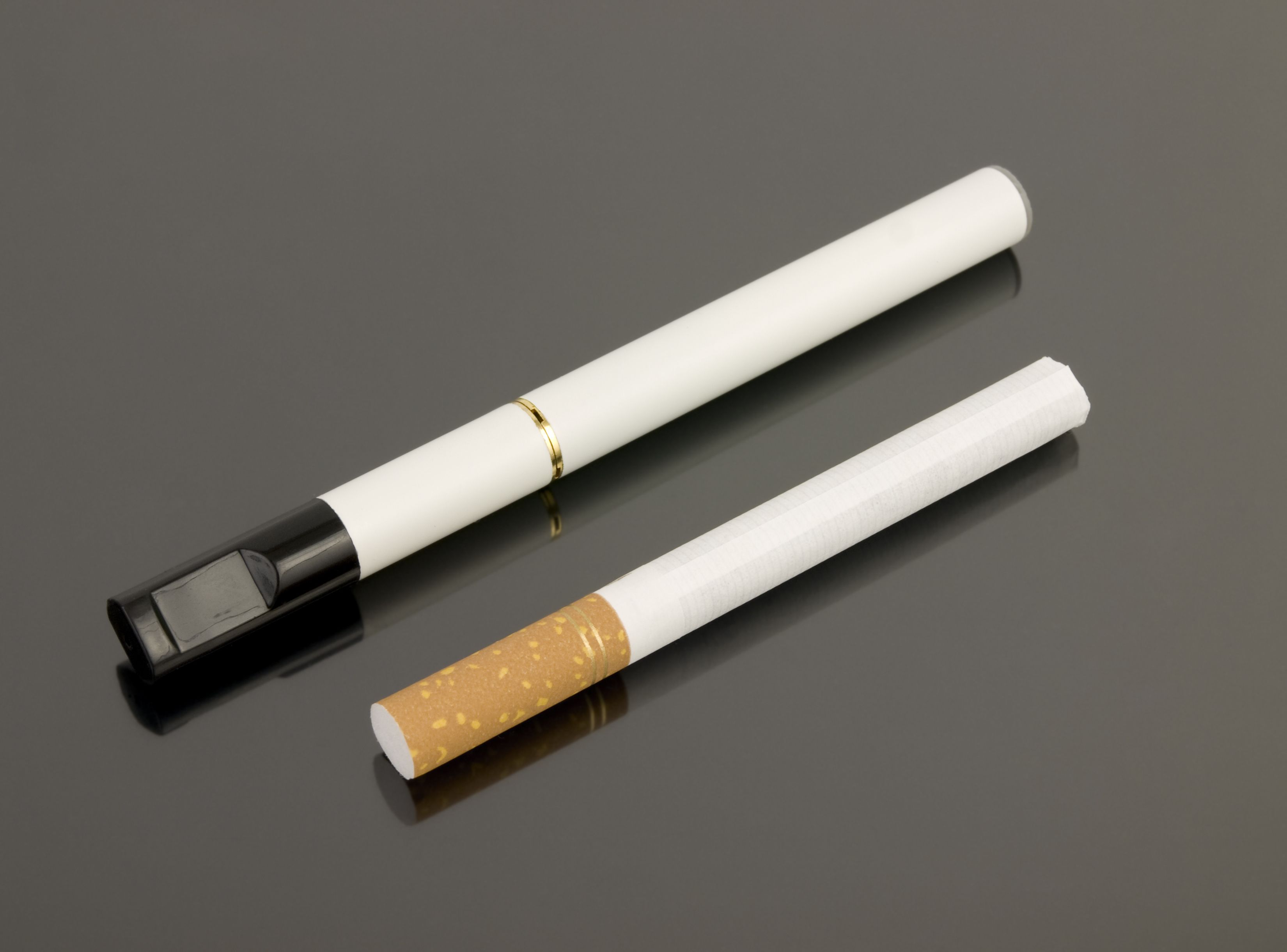 Пода сигареты. Е5 электронная сигарета. Электронка в виде сигарет. Электронные сигареты имитация сигареты. Под сигарета.