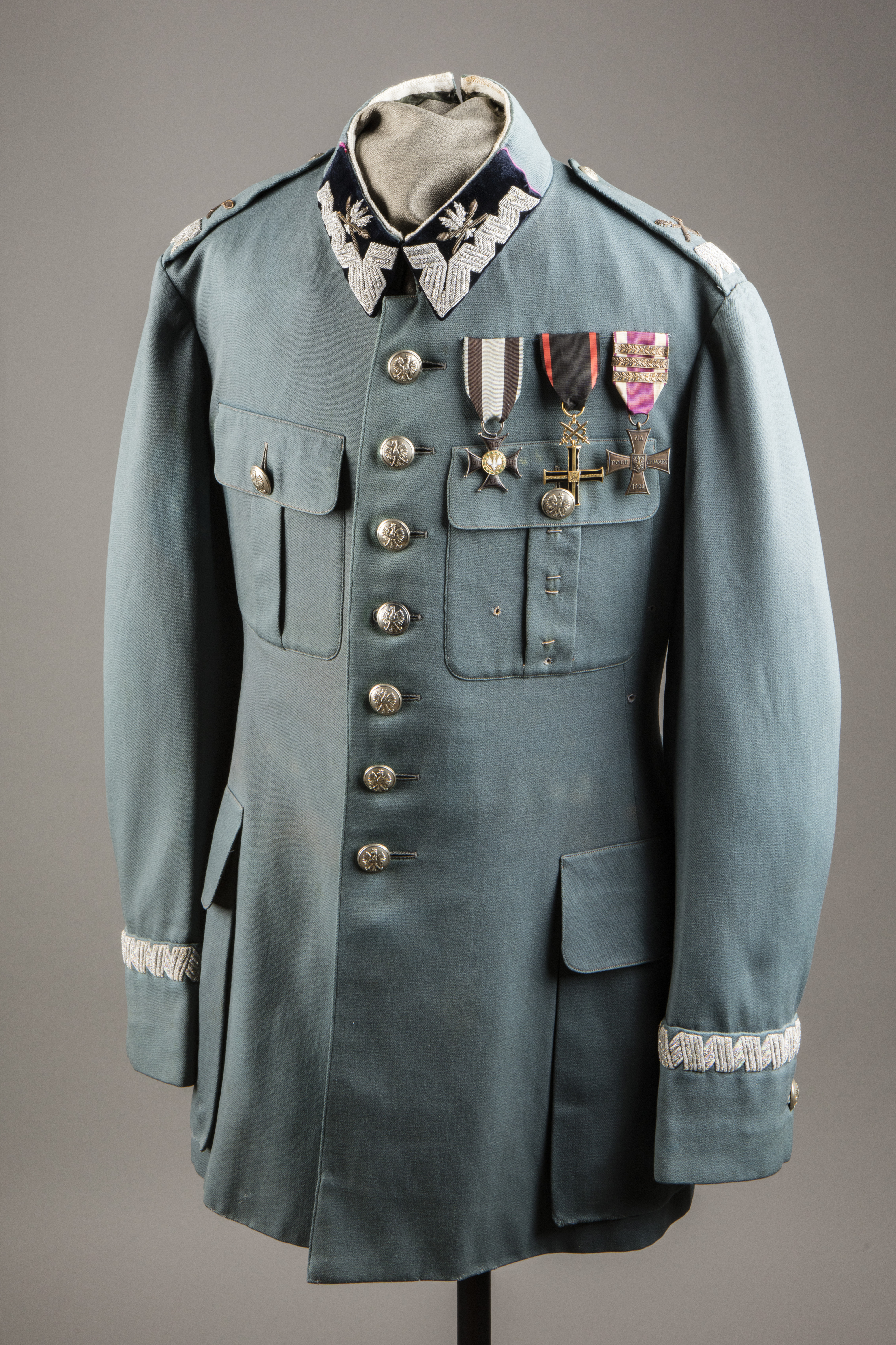 Ostatni mundur Piłsudskiego na wystawie sztuki legionowej w MNK - Wiadomości