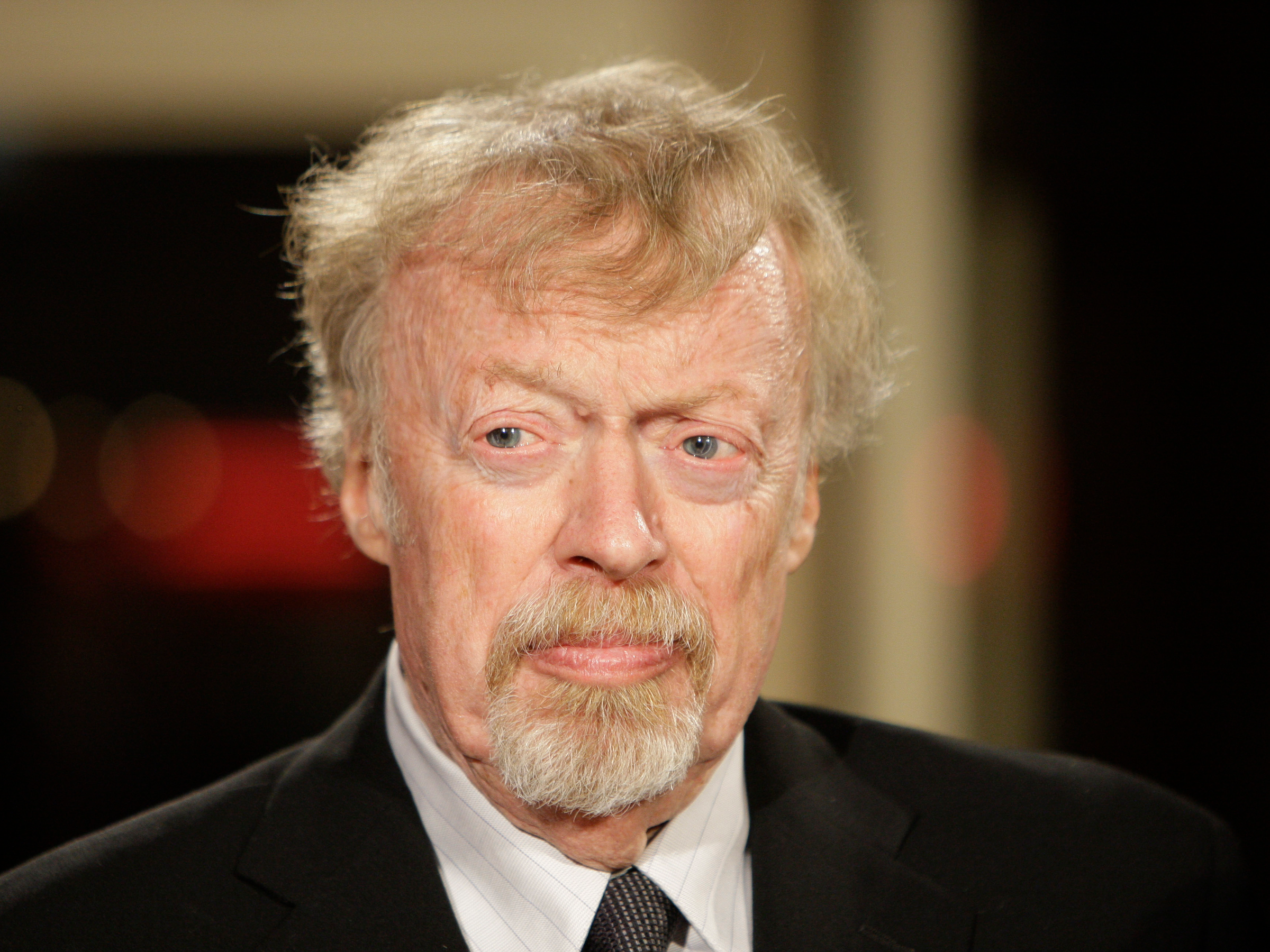 Nike founder Phil Knight only hired accountants and lawyers to lead the  company in its early days — here's why (NKE) | Business Insider Africa