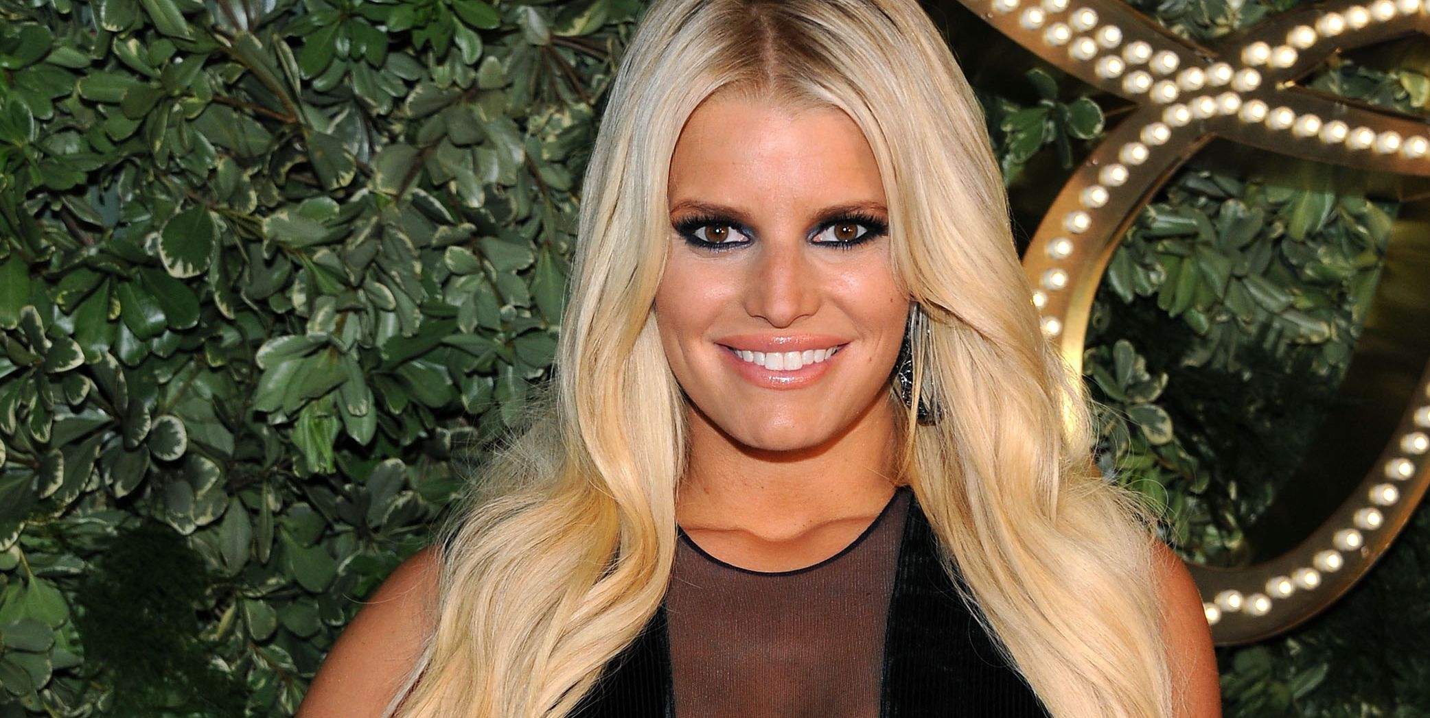 Jessica Simpson's Trainer Shares The Diet Tips That Helped Her Lose 100  Pounds