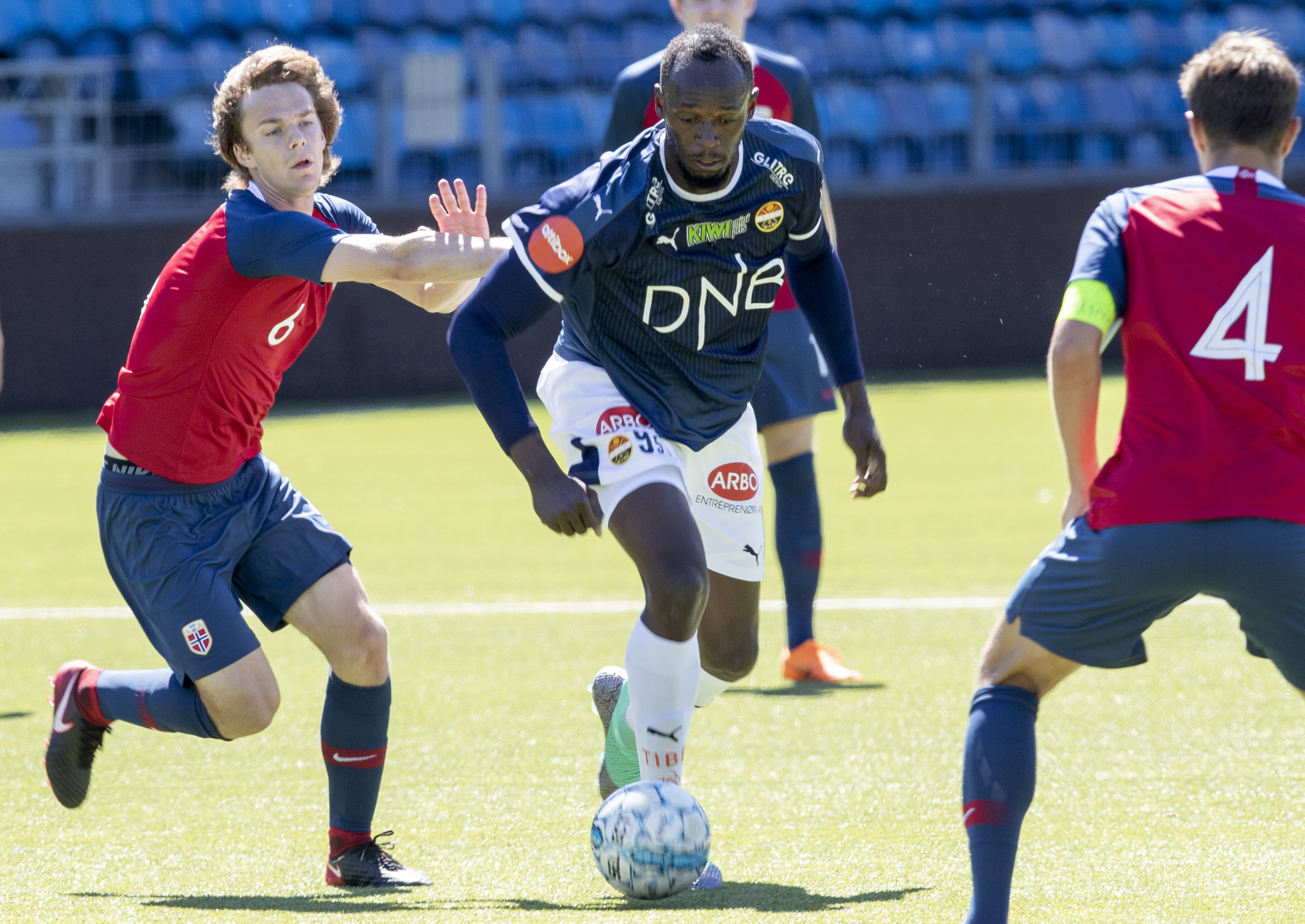 Usain Bolt zadebiutował w barwach drużyny piłkarskiej Stroemsgodset - Piłka  nożna