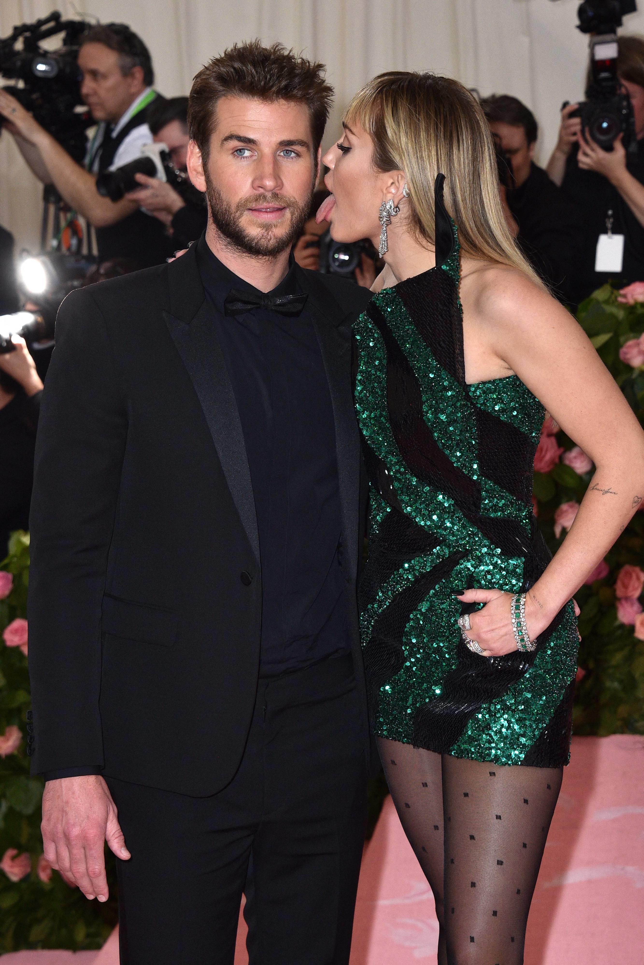 miley cyrus lesbijskie seks wideo grube orgie