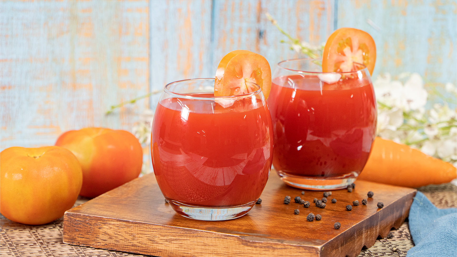 DIY Recipes: How to make tomato juice cocktail