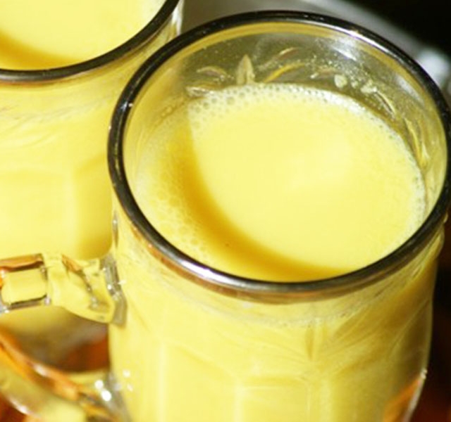 Arany tej, ami enyhíti a gerincfájdalmaidat! Pofon egyszerű elkészíteni -  Blikk Rúzs
