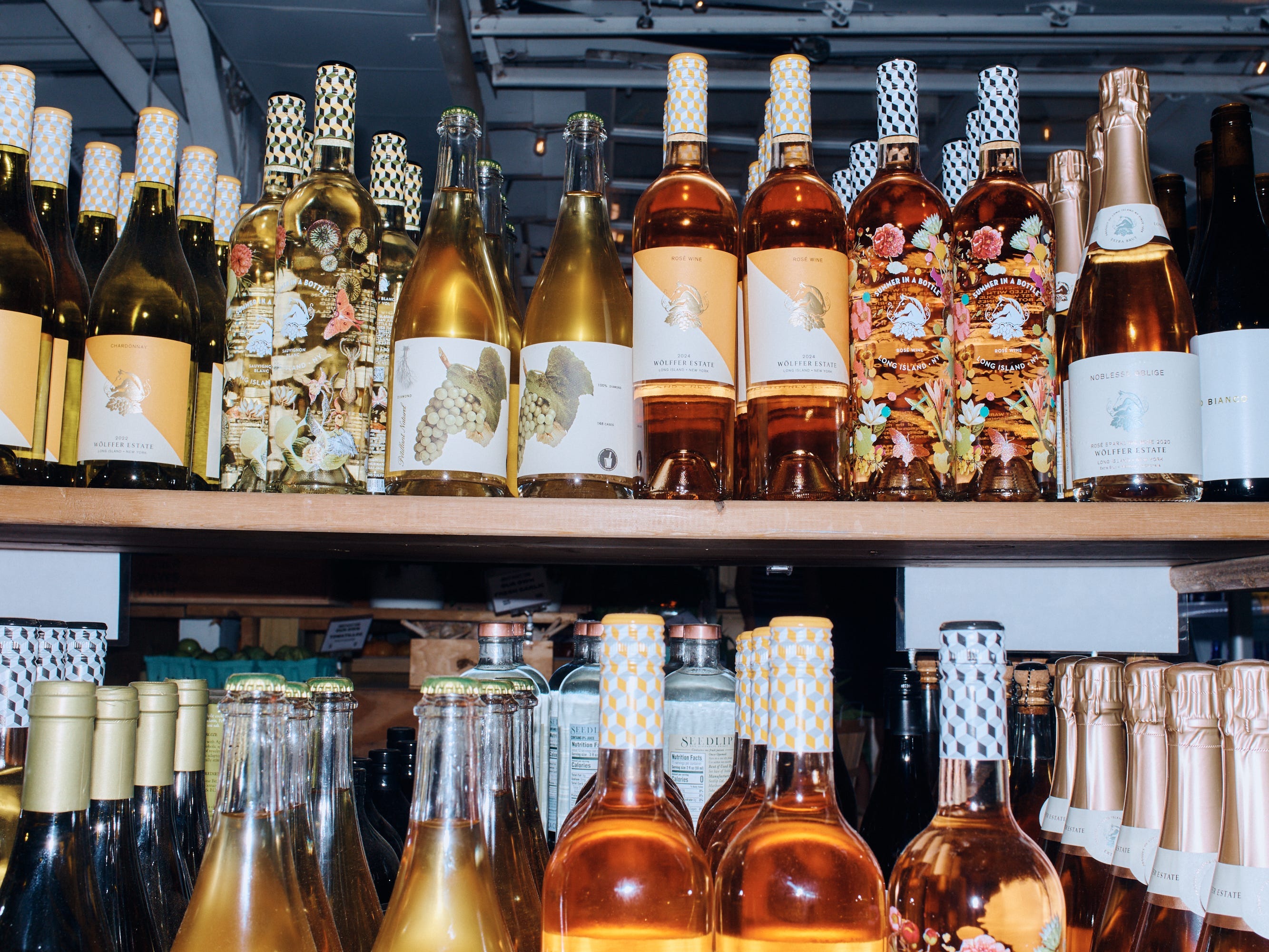 Wine tourism contributed R9.3 billion to SA's GDP in 2022, supported 11,000 farm-gate jobs, and generated over 40,000 employment opportunities