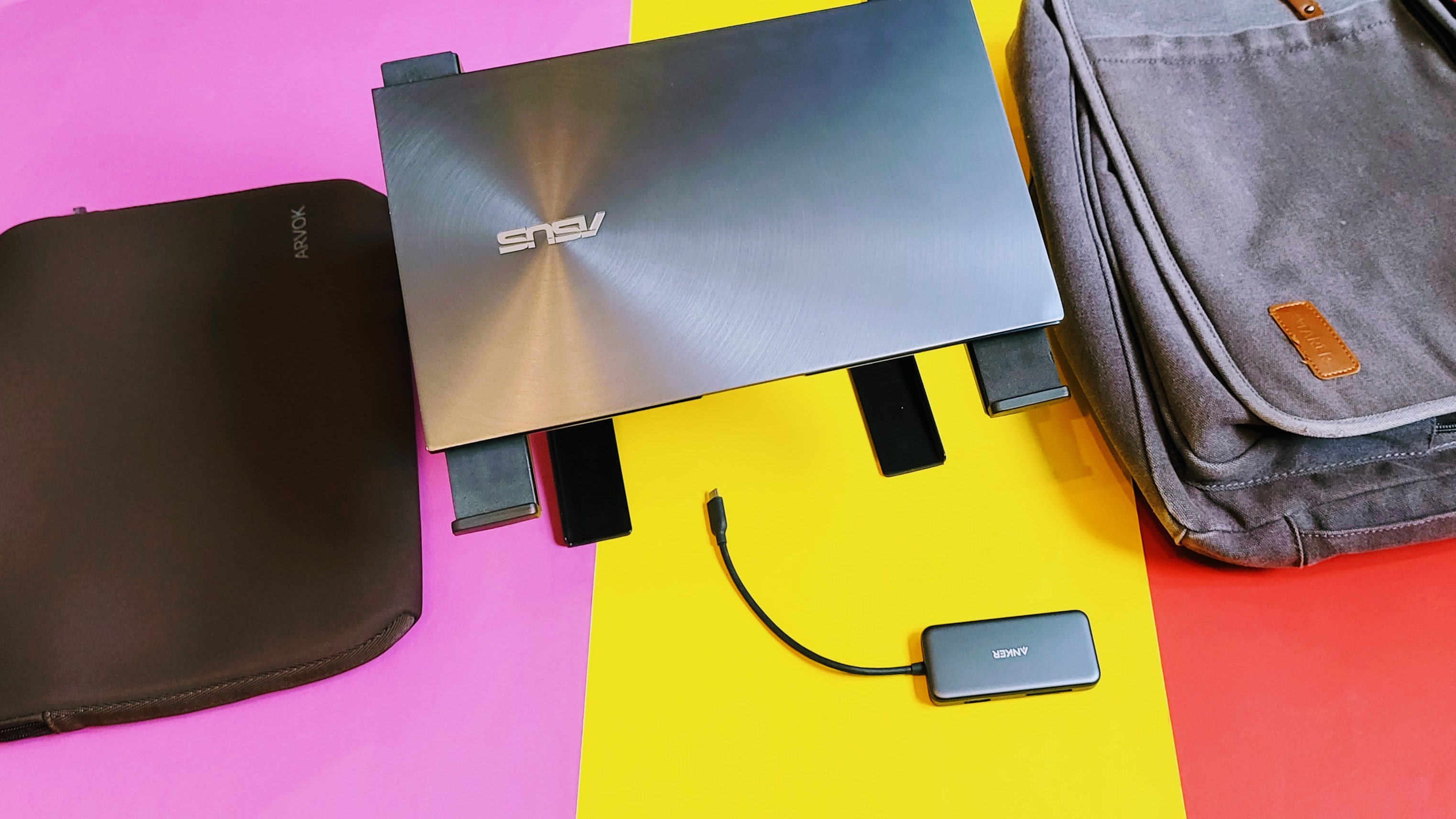 Das beste Laptop-Zubehör: Notebook-Unterlagen, Schutzhüllen, USB-Hubs & Co.
