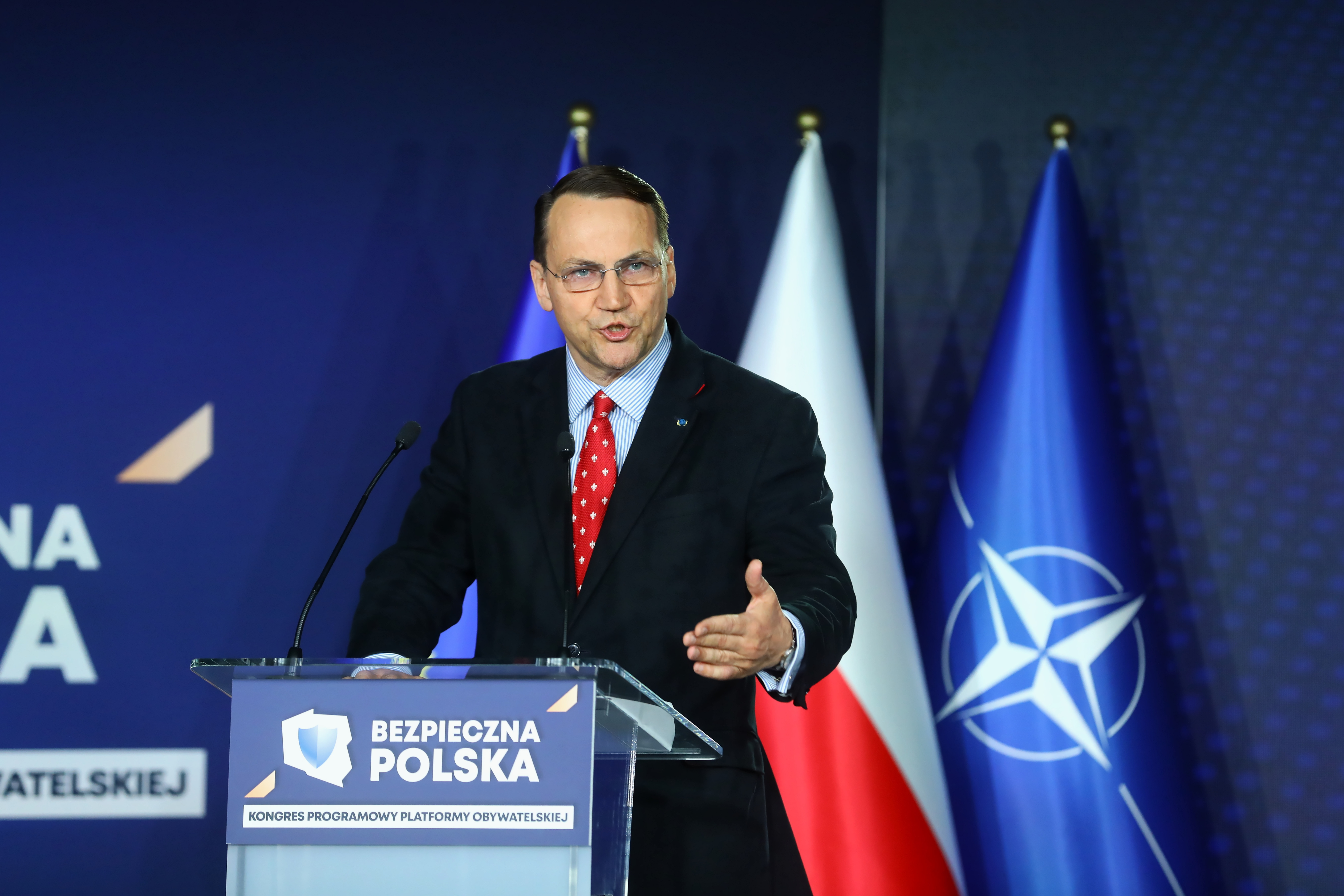 Radosław Sikorski "heroldem apokalipsy". Na te słowa doradca Zełenskiego zaniemówił