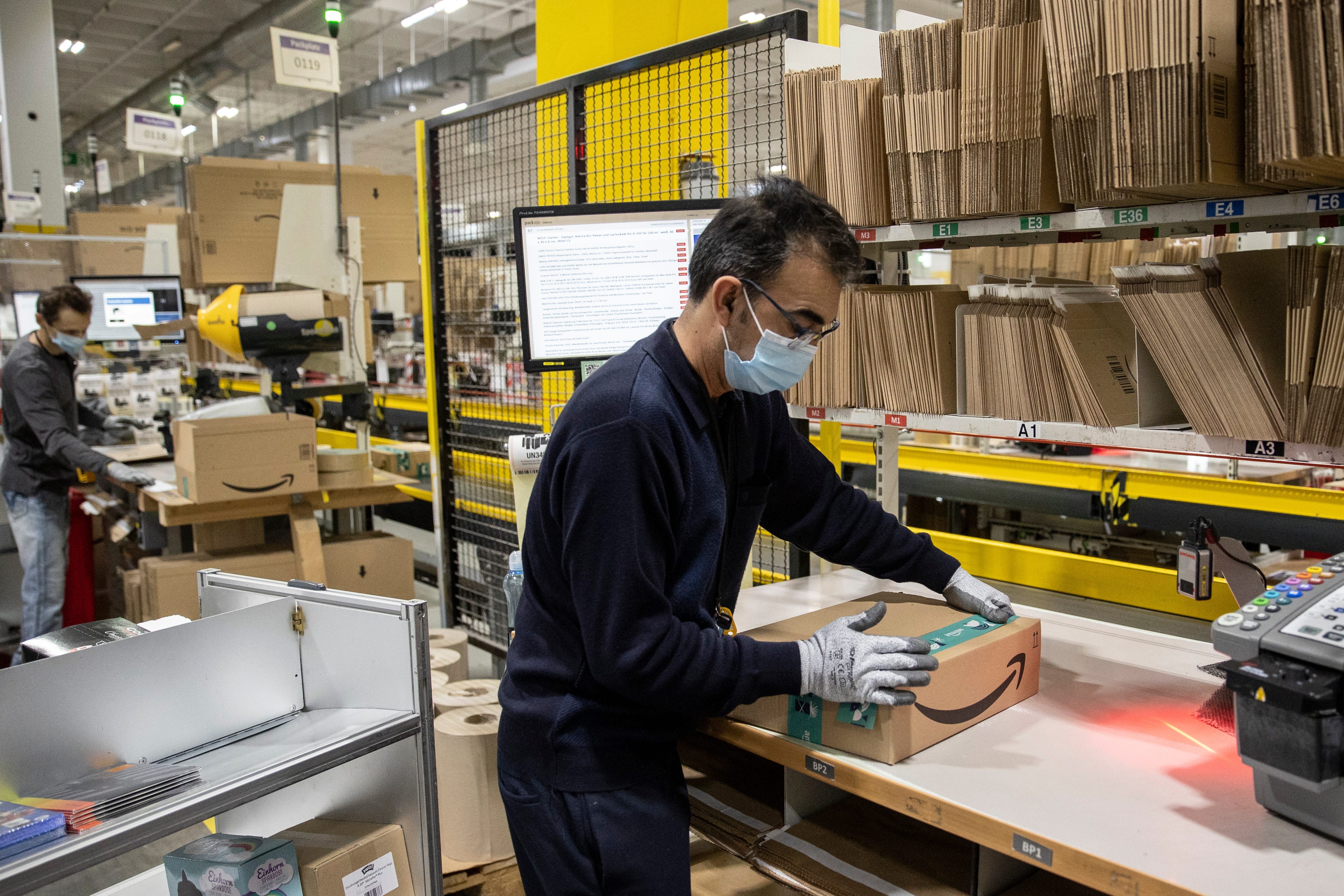 Amazon warehouse workers suffer muscle and joint injuries at a rate 4 times  higher than industry peers | Business Insider Africa