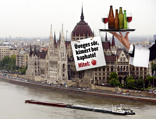Folyik a bor és a sör a Parlamentben - Blikk