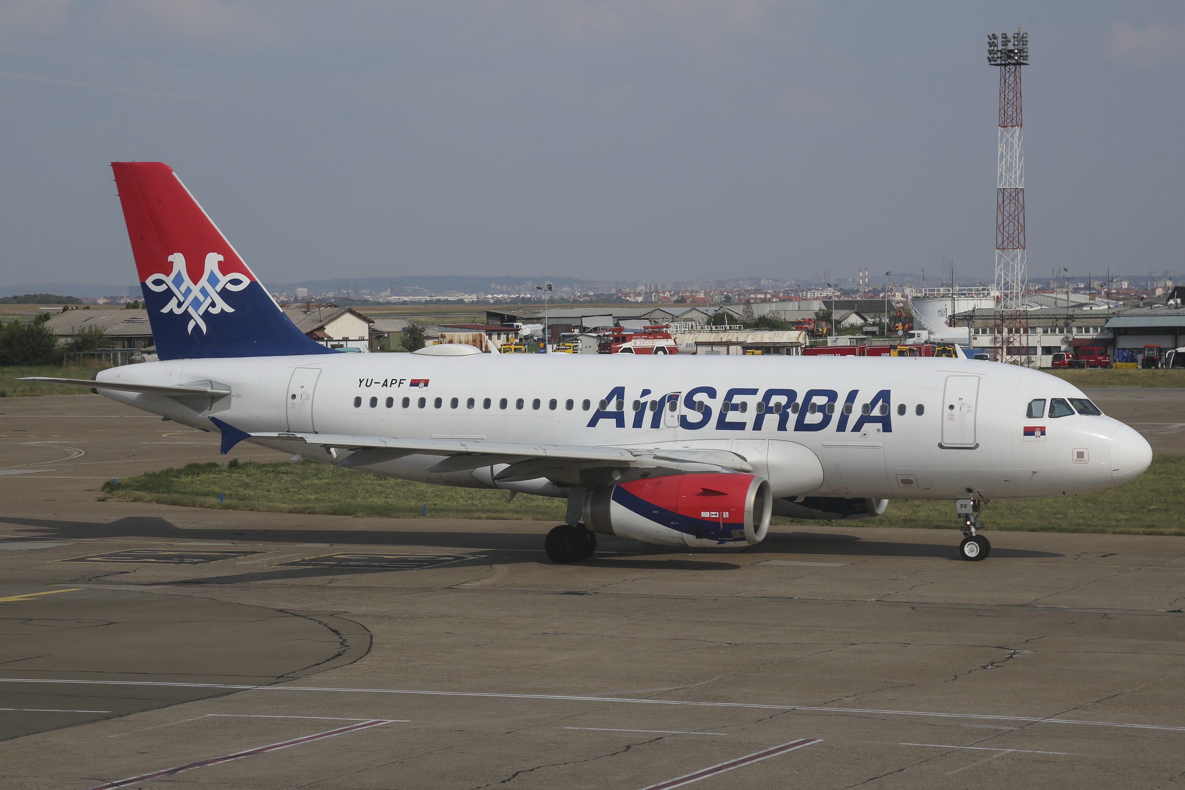 Air serbia белград. АИР Сербия самолеты. Air Serbia Москва Белград. Airbus a320 Air Serbia. Москва с самолета.