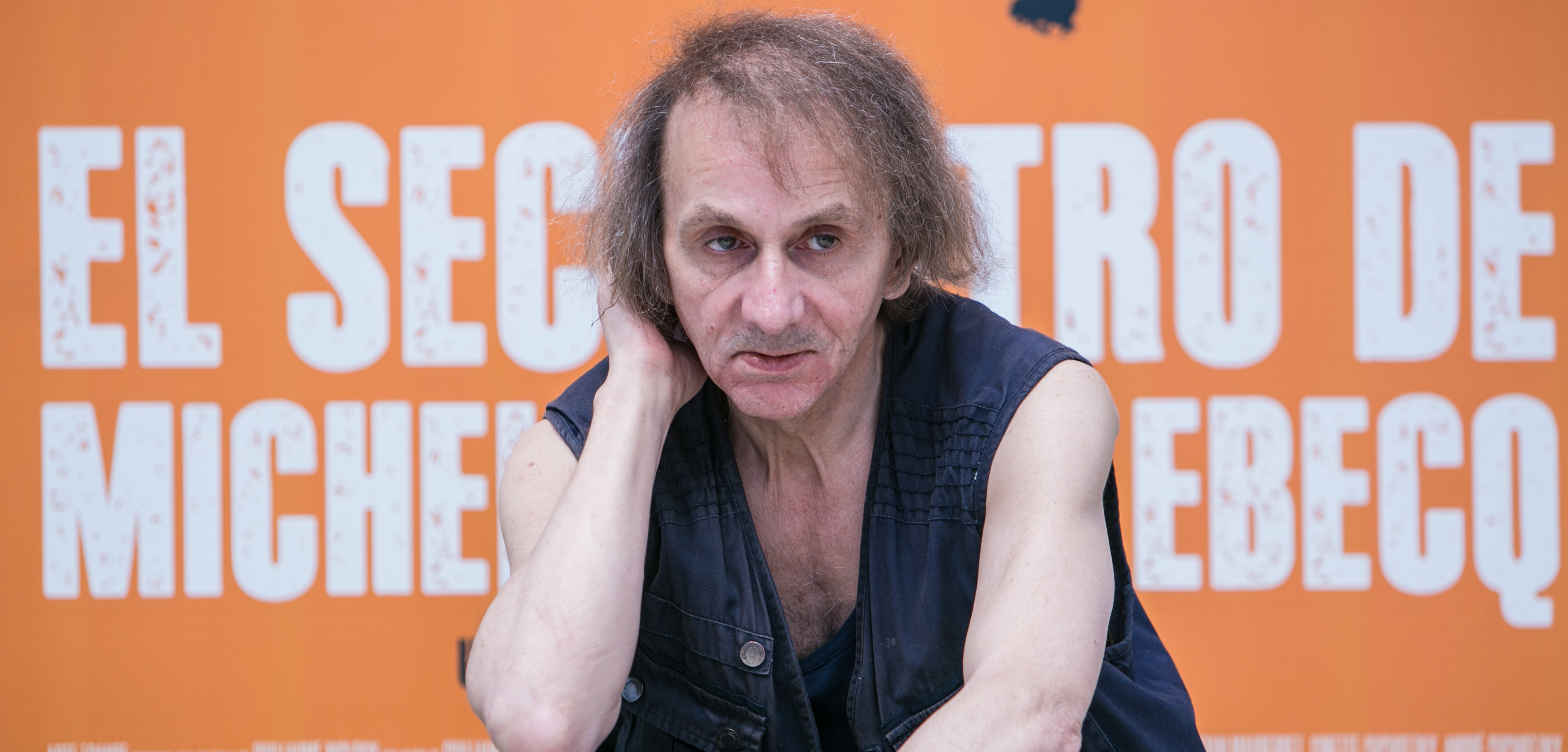 Pierwszy film dla dorosłych obejrzał... z Polakami. Kim jest Michel  Houellebecq? - Plejada.pl