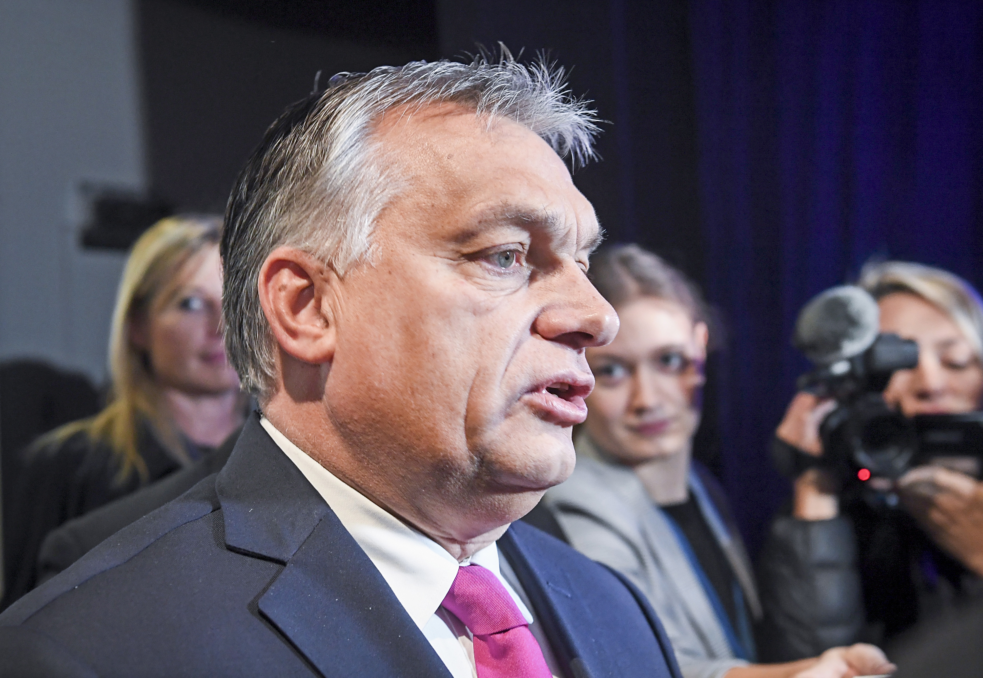 Węgry podnoszą liczbę nadgodzin z 250 do 400 oraz okres ...