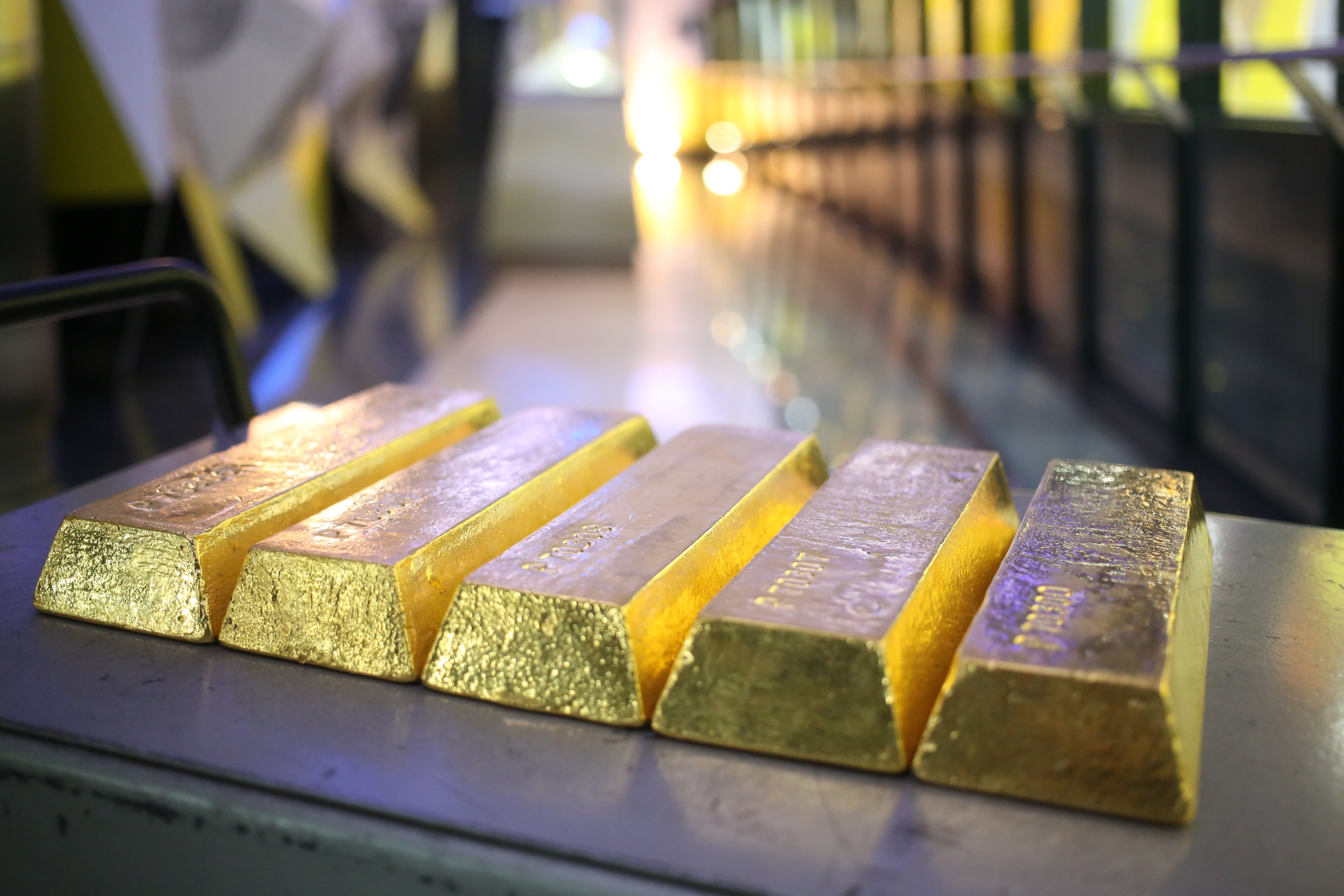 NBP: 100 ton złota przeniesione do Polski - Wiadomości