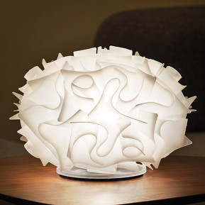 Slamp Piękna w swej formie lampa stołowa VELI