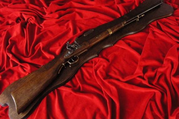 WŁOCHY Strzelba SKAŁKOWA Z 1732r. WRAZ Z DREWNIANYM TABLO