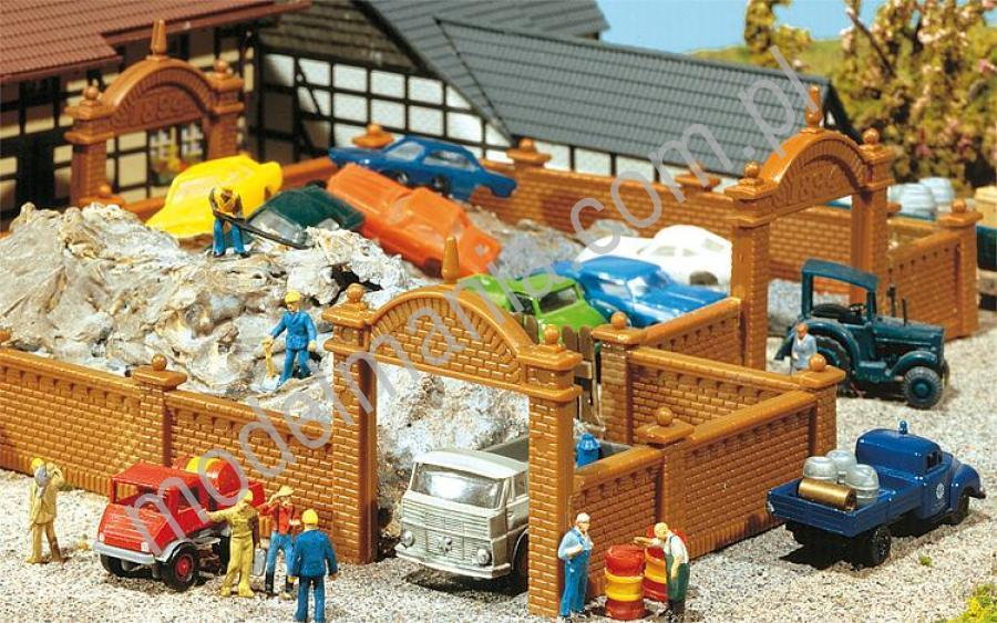 Faller Mur z cegły l=684mm 272405